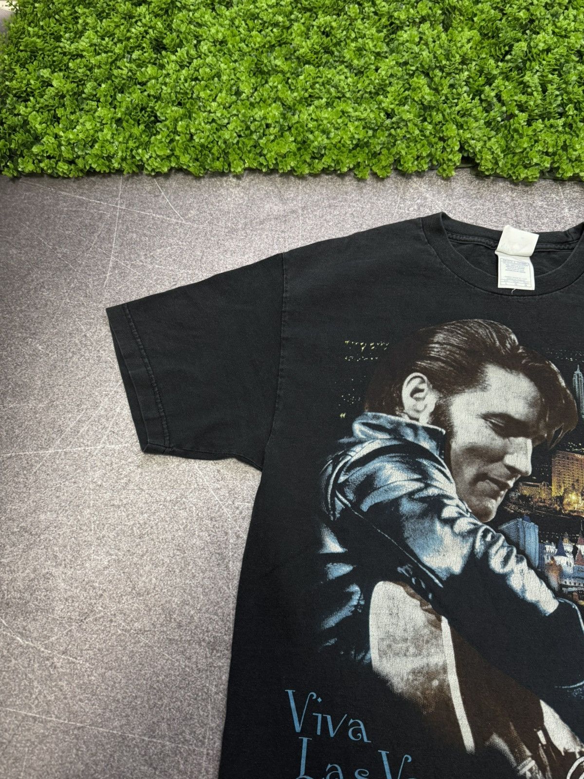 Vintage Vintage 1997 Elvis Presley Viva Las Vegas Tee Music USA Size US L / EU 52-54 / 3 - 10 Thumbnail