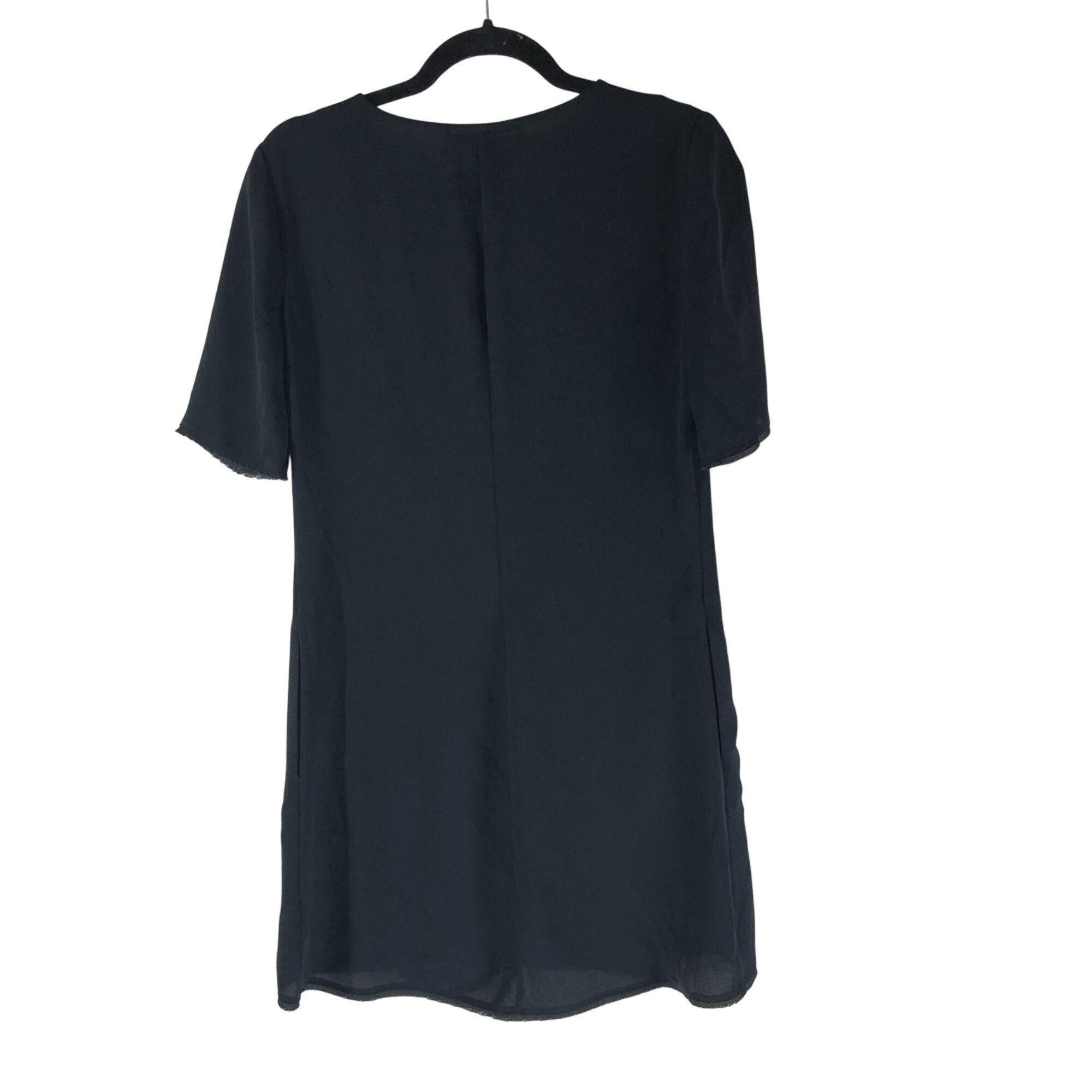 Bcbgmaxazria BCBGMaxAzria Shift Dress V Neck Lace Detail Short Sleeve Poc Size XS / US 0-2 / IT 36-38 - 3 Thumbnail