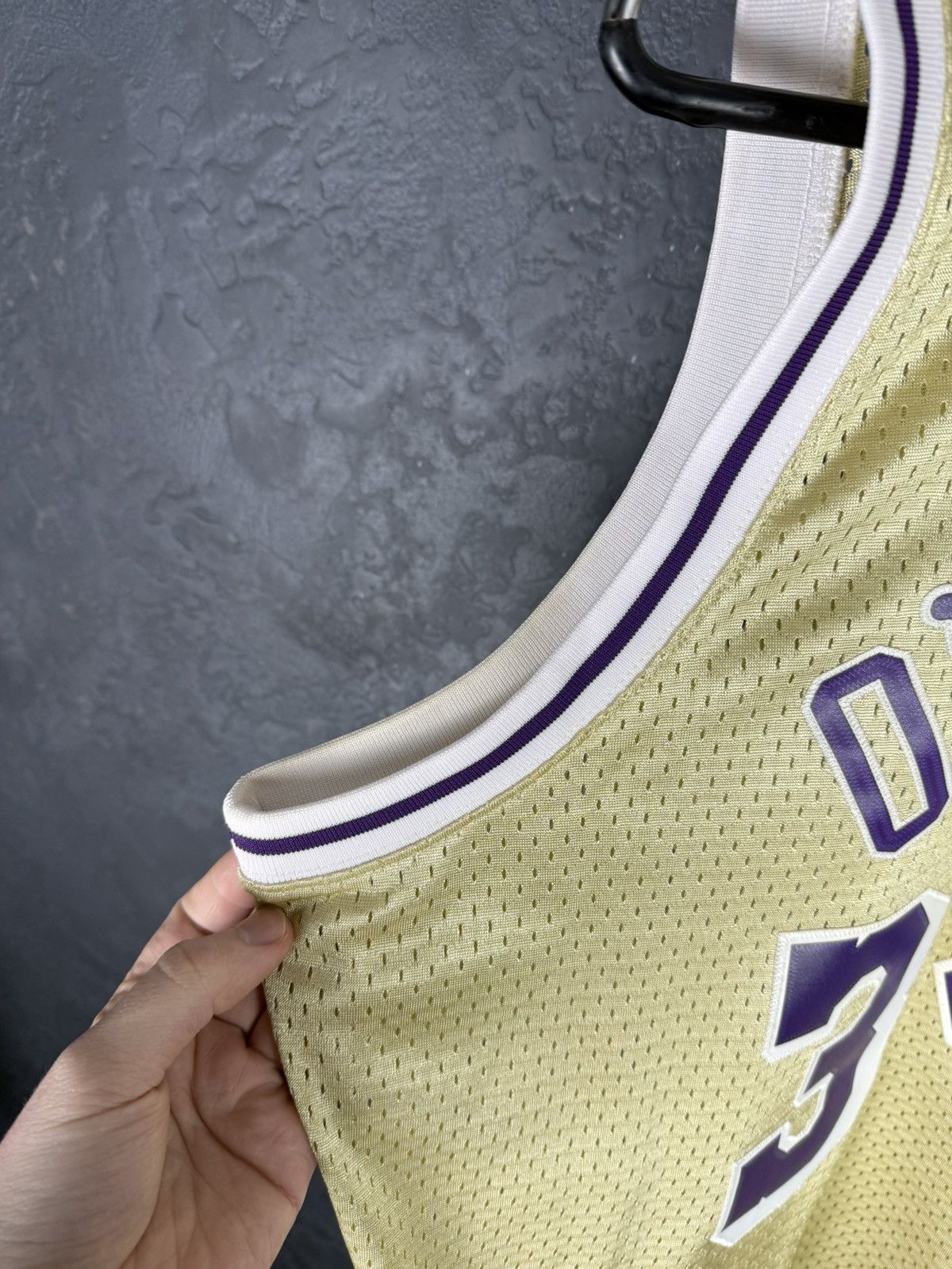Mitchell & Ness NBA Los Angeles Lakers Shaquille O’Neal Gold Swingman Jersey Size US L / EU 52-54 / 3 - 6 Thumbnail