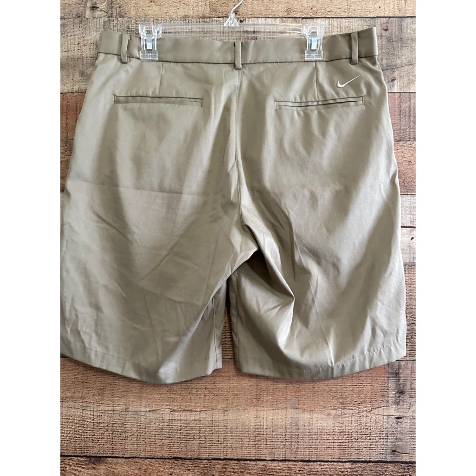 Nike Nike Golf Shorts Sz 34 Beige DRI FIT Standard Fit Polyester Spandex Men Activewear Golf Shorts Size US 34 / EU 50 - 2 Thumbnail