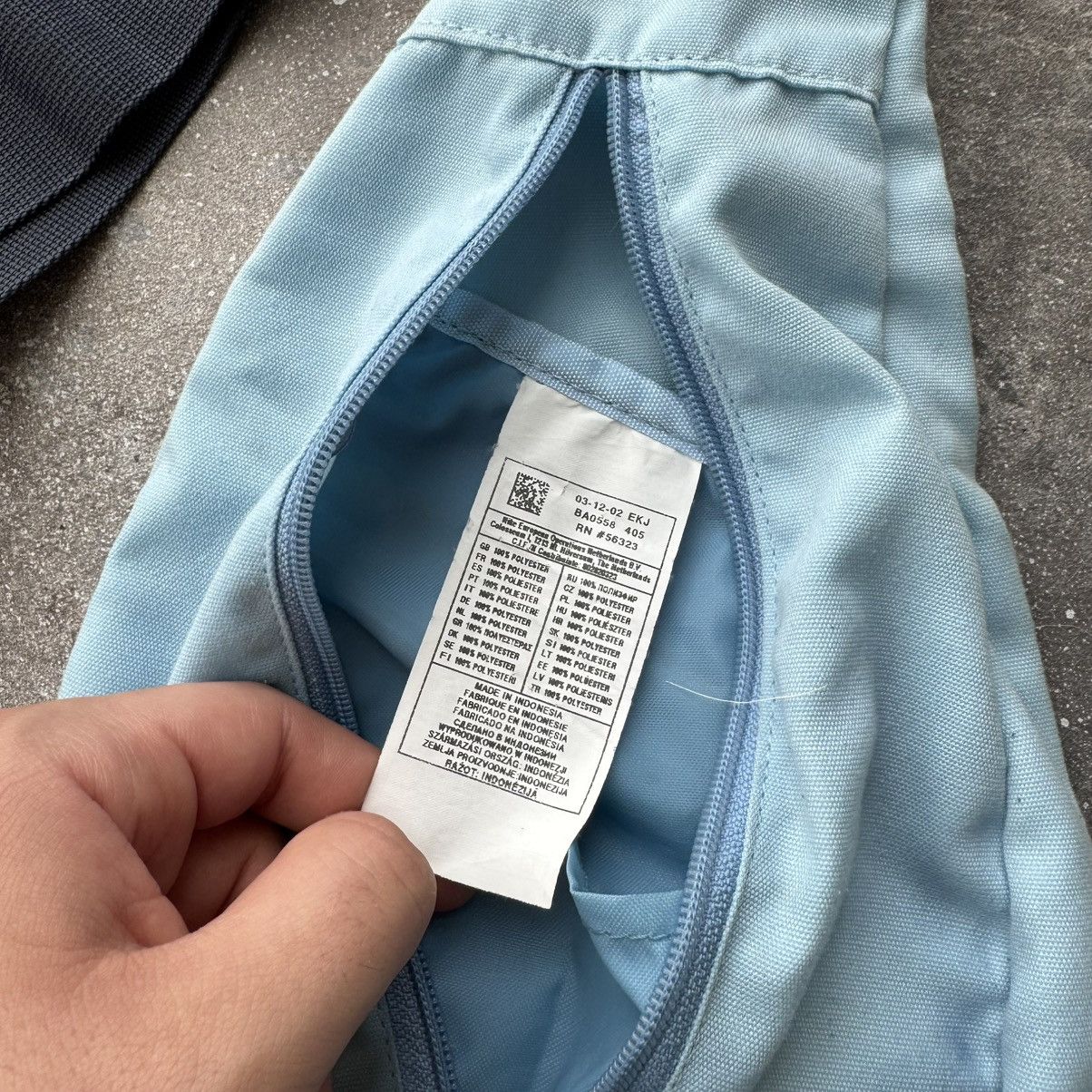 Nike Nike Early 2000’s Vintage Y2K Sling Bag Size ONE SIZE - 5 Thumbnail