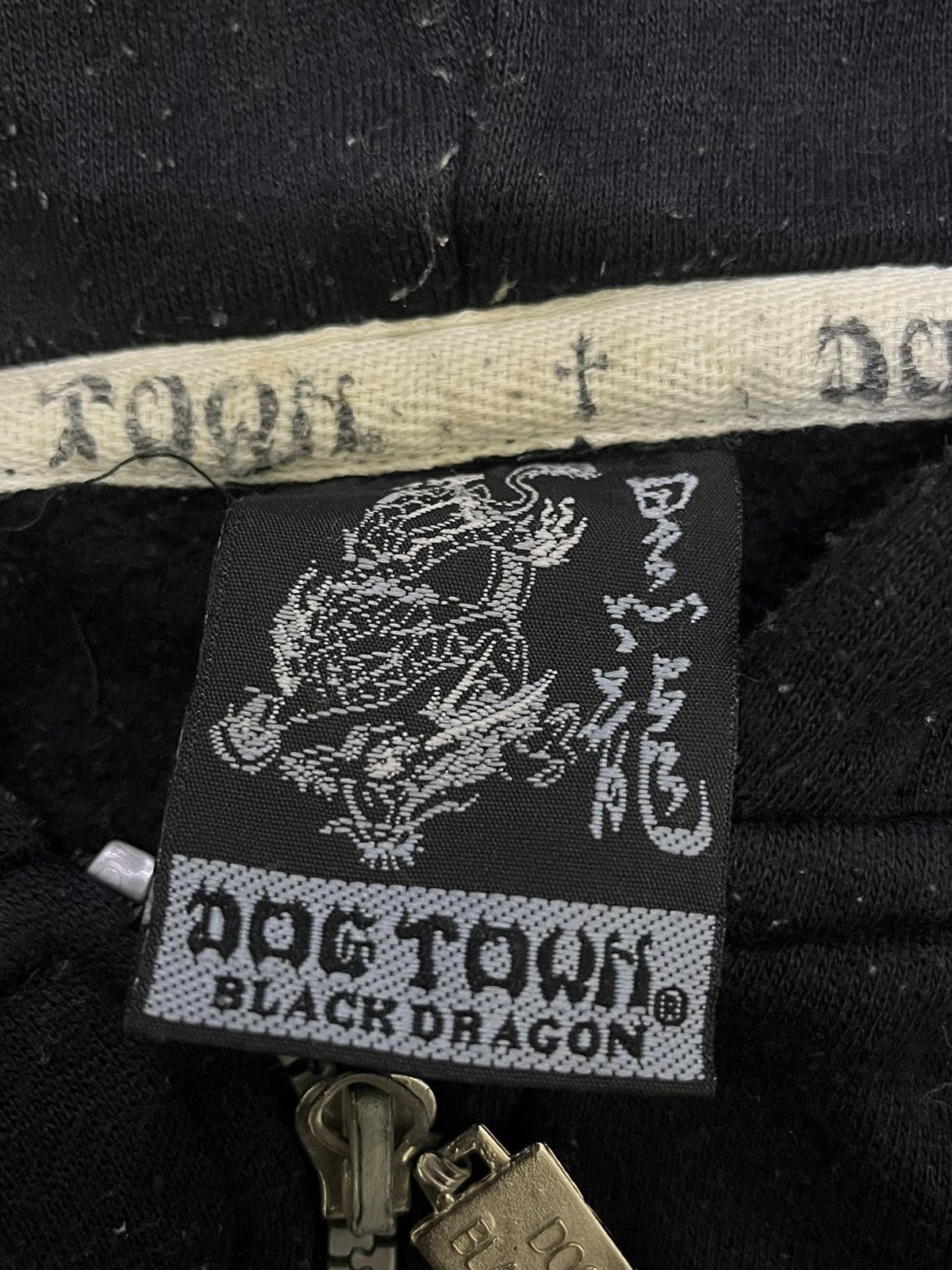 Dogtown × Japanese Brand × Vintage Vintage 90s dogtown black dragon hoodie Size US L / EU 52-54 / 3 - 5 Thumbnail
