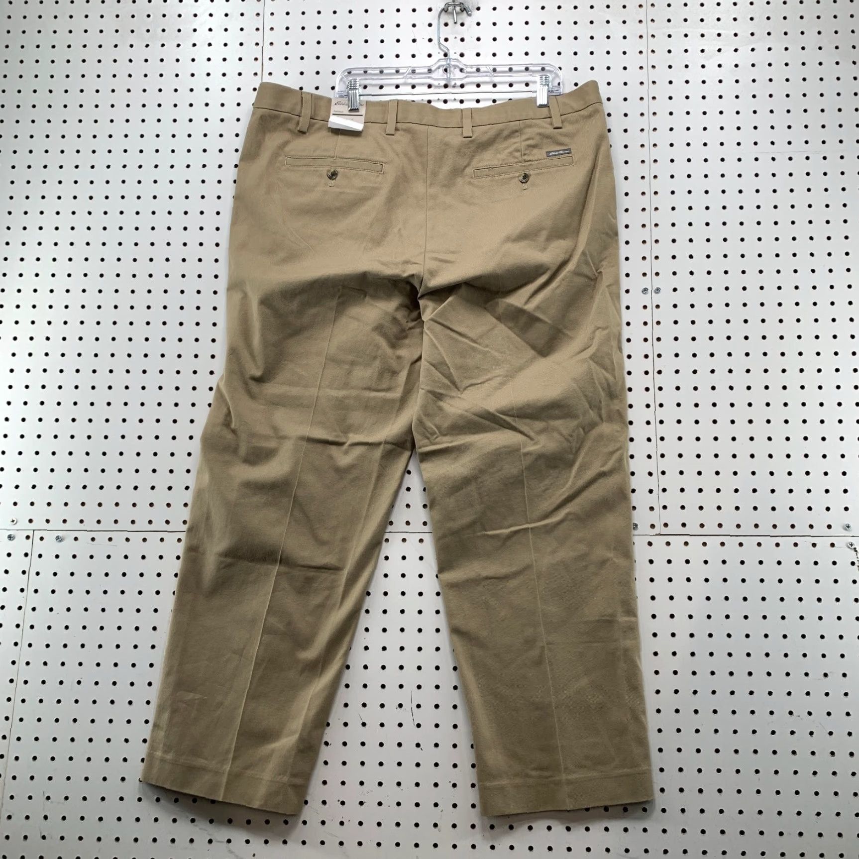 Eddie Bauer Eddie Bauer Pants Mens 42x30 Chino Khaki Relaxed Straight Beige 42 Chest Pocket Type Flat Front NWT 90s? Size US 42 / EU 58 - 5 Thumbnail