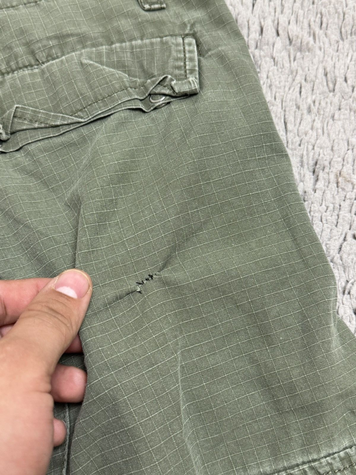 Carhartt × Vintage Carhartt Vintage Baggy Cargo Pants Center Logo Multi pocket Size US 34 / EU 50 - 11 Thumbnail