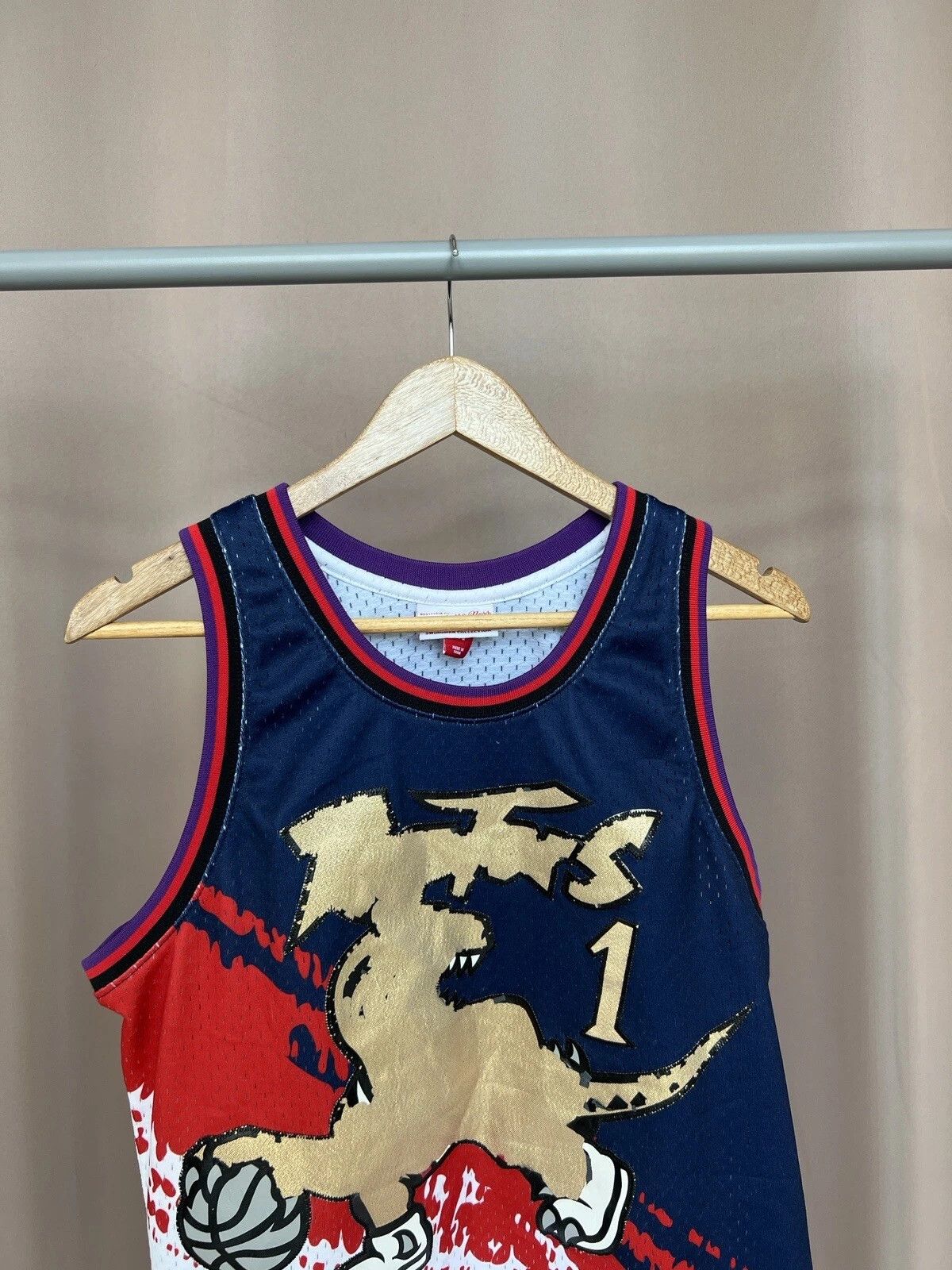 Mitchell & Ness Mitchell & Ness Toronto Raptors Jersey NBA 1998-1999 Size M Size US M / EU 48-50 / 2 - 2 Thumbnail
