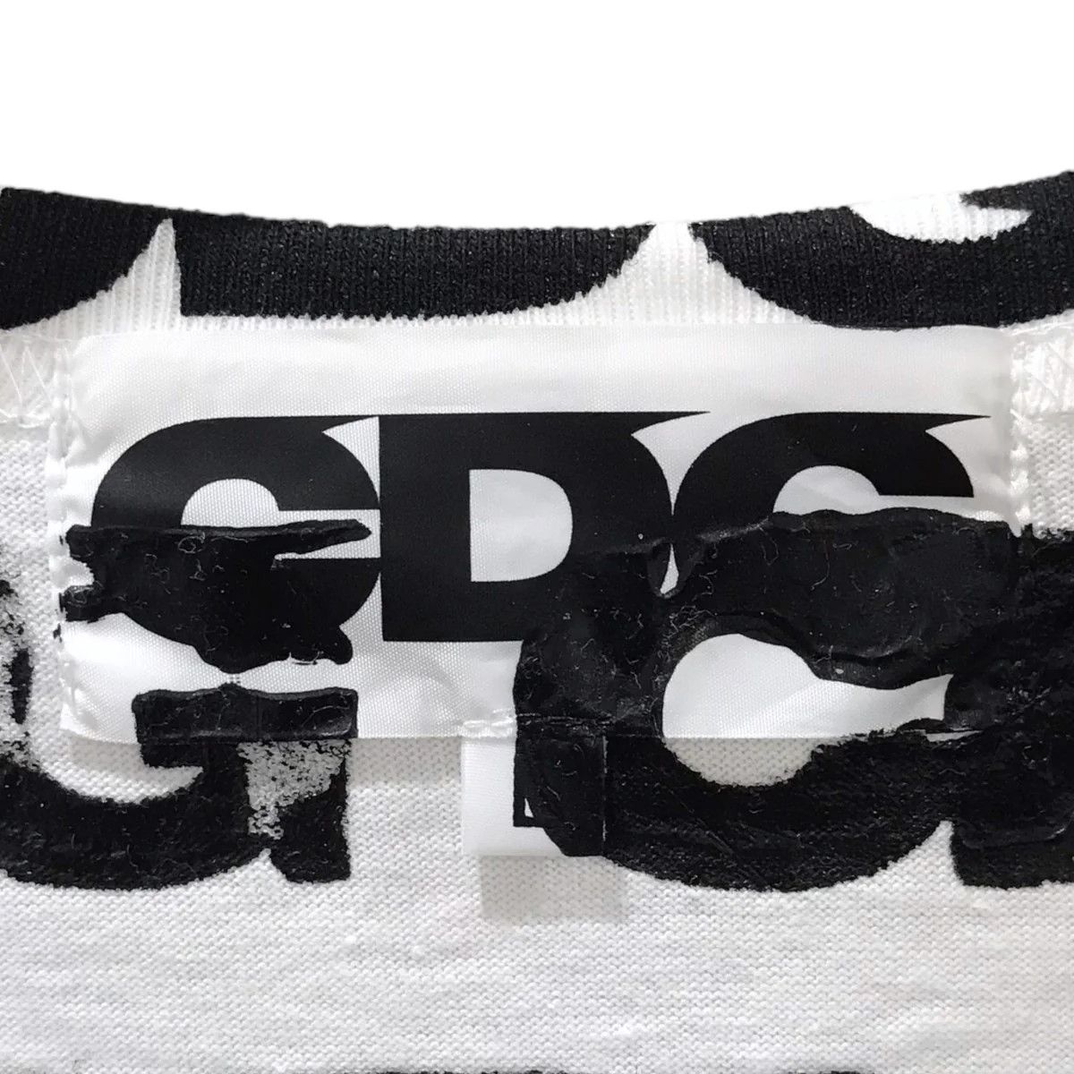 CDG by Comme des Garcons × Comme des Garcons Allover Logo Tee Size US M / EU 48-50 / 2 - 3 Thumbnail