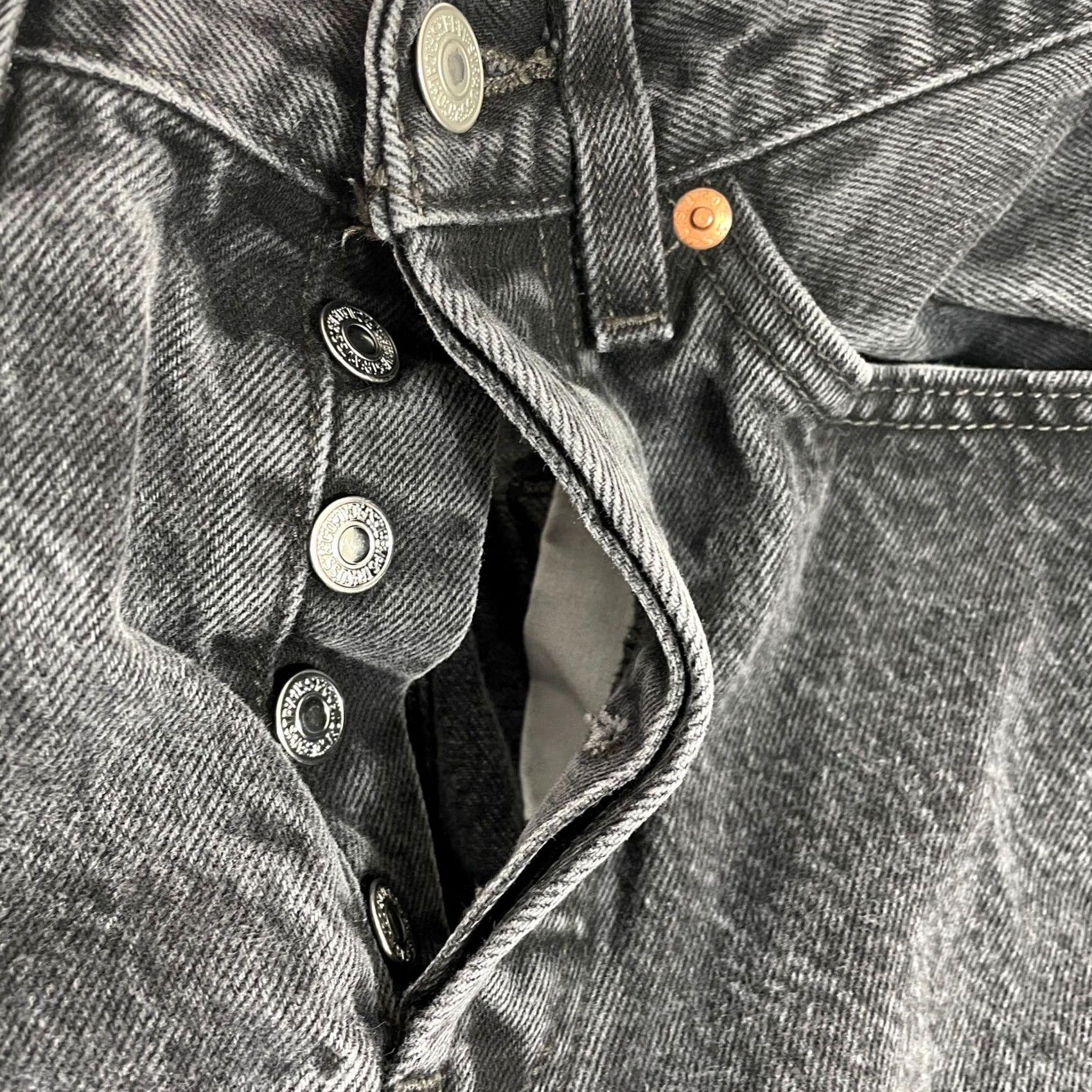 Levi's Levi'S 501 '81 High Rise Womens Jeans - Black Distressed Denim - Premium Size 26" / US 2 / IT 38 - 4 Thumbnail