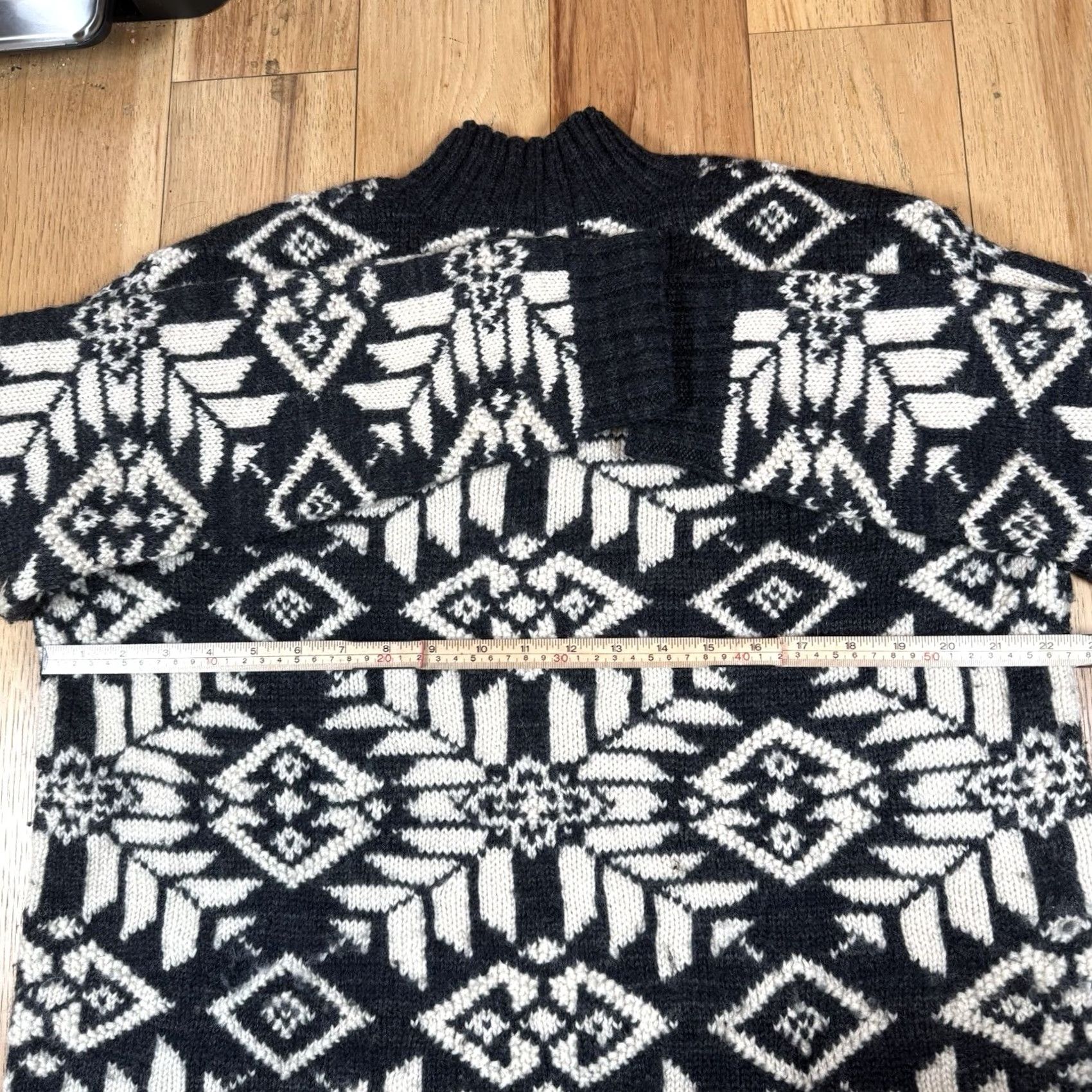 Ralph Lauren VINTAGE Ralph Lauren Sweater Mock Neck Wool Aztec Nordic Handknit Mens L Ivory Pullover Aztec Mens L Wool Sweater Size L / US 10 / IT 46 - 6 Thumbnail