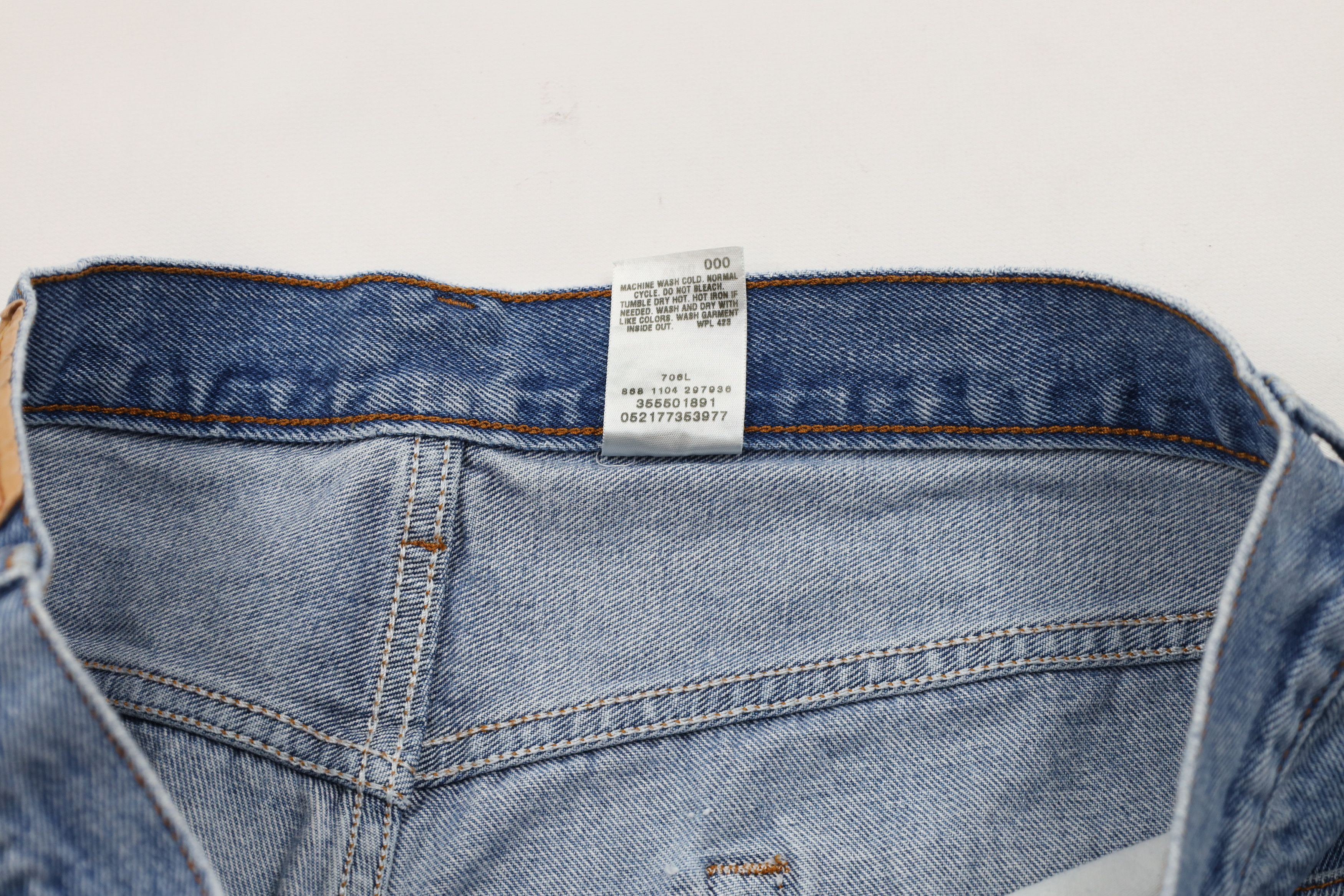 Levi's × Vintage Vintage Y2K 2004 Levis 550 Relaxed Denim Jean Shorts Jorts Size US 36 / EU 52 - 7 Thumbnail