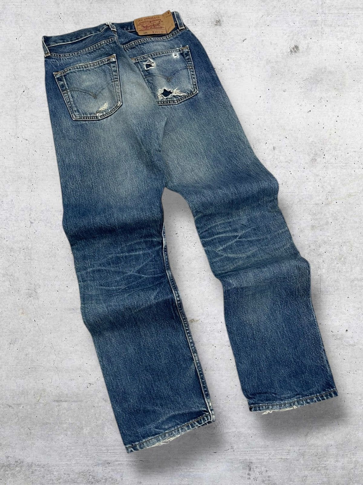 Levi's Vintage Clothing VINTAGE 501 LEVIS USA DESIGNER 90S RIPPED WHISKERING DENIM Size US 28 / EU 44 - 9 Thumbnail