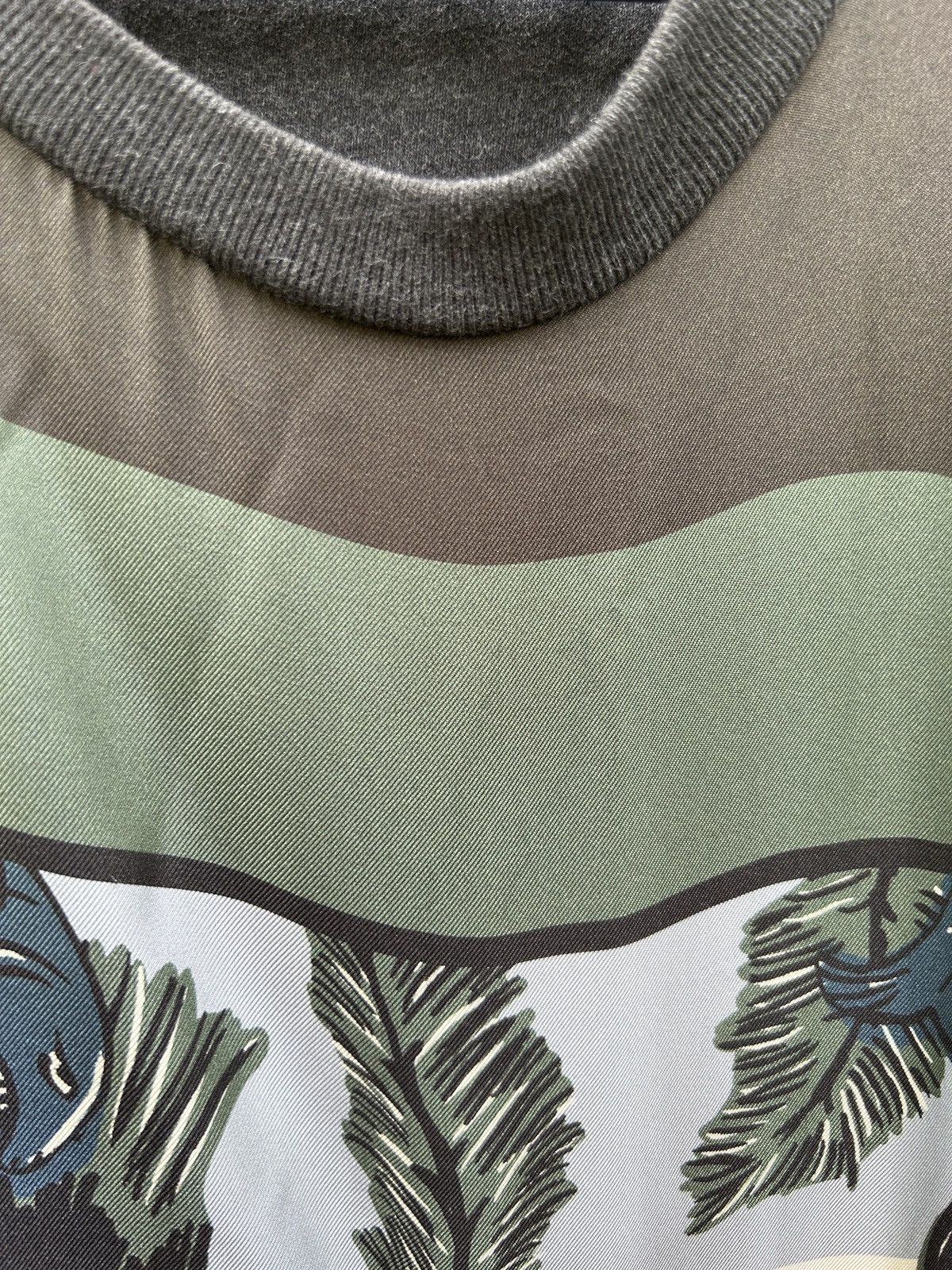 Burberry Burberry Black Printed Silk Fish Ornament Sweatshirt Crew Size US S / EU 44-46 / 1 - 3 Thumbnail