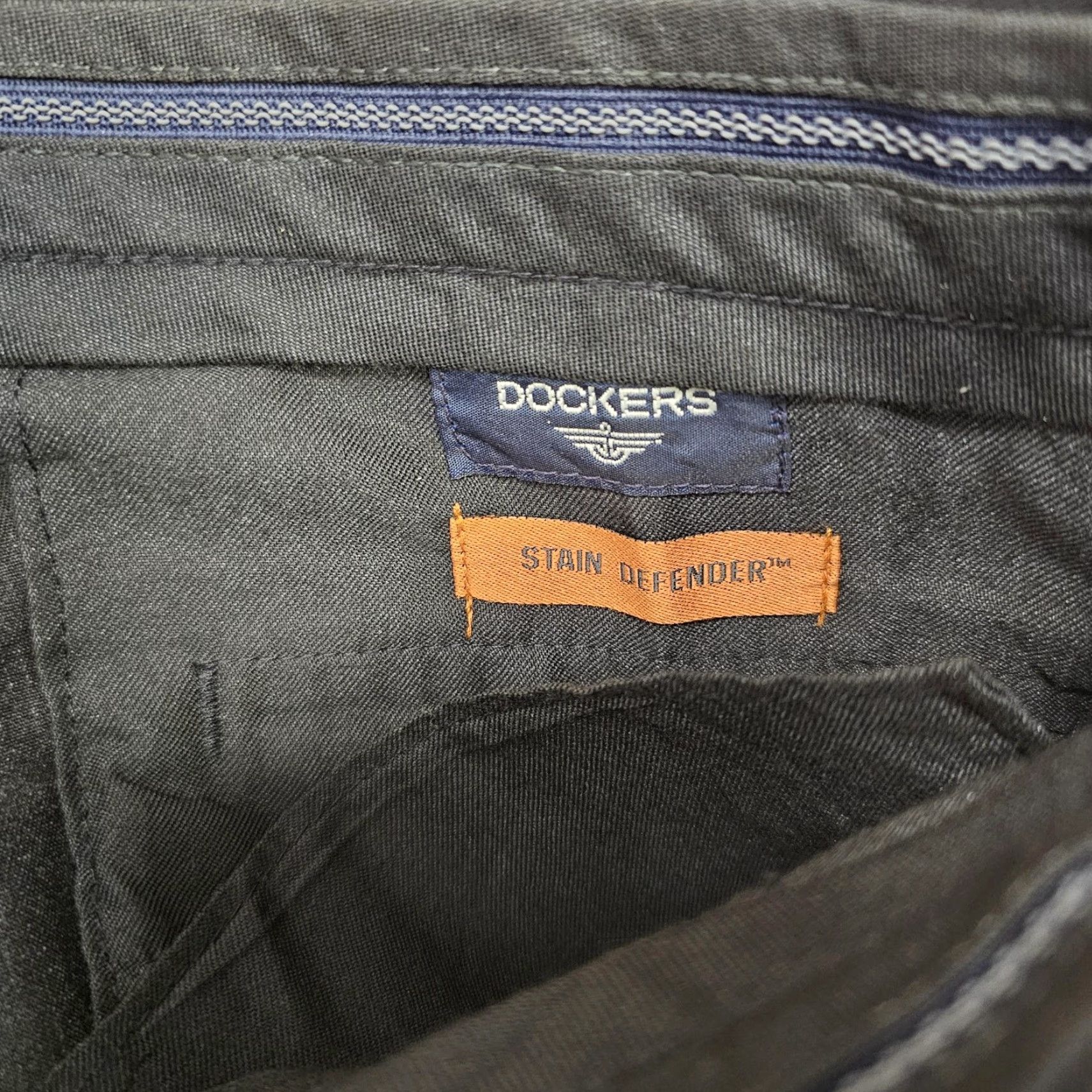 Dockers Dockers GoKhaki Pants Mens 38x32 Gray Pleated Cuffed Stain Defender Classic Fit Size US 38 / EU 54 - 3 Thumbnail