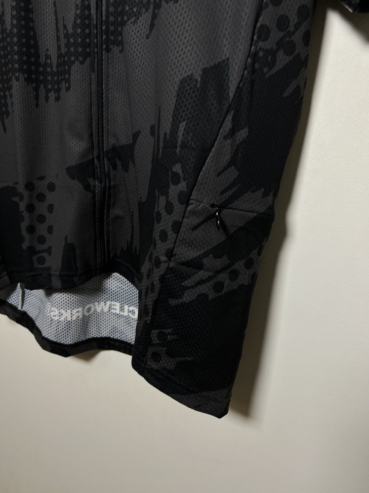 Deus Ex Machina 150$ deus ex machina tech cycle/running mtb zip shirt Size US XL / EU 56 / 4 - 5 Thumbnail