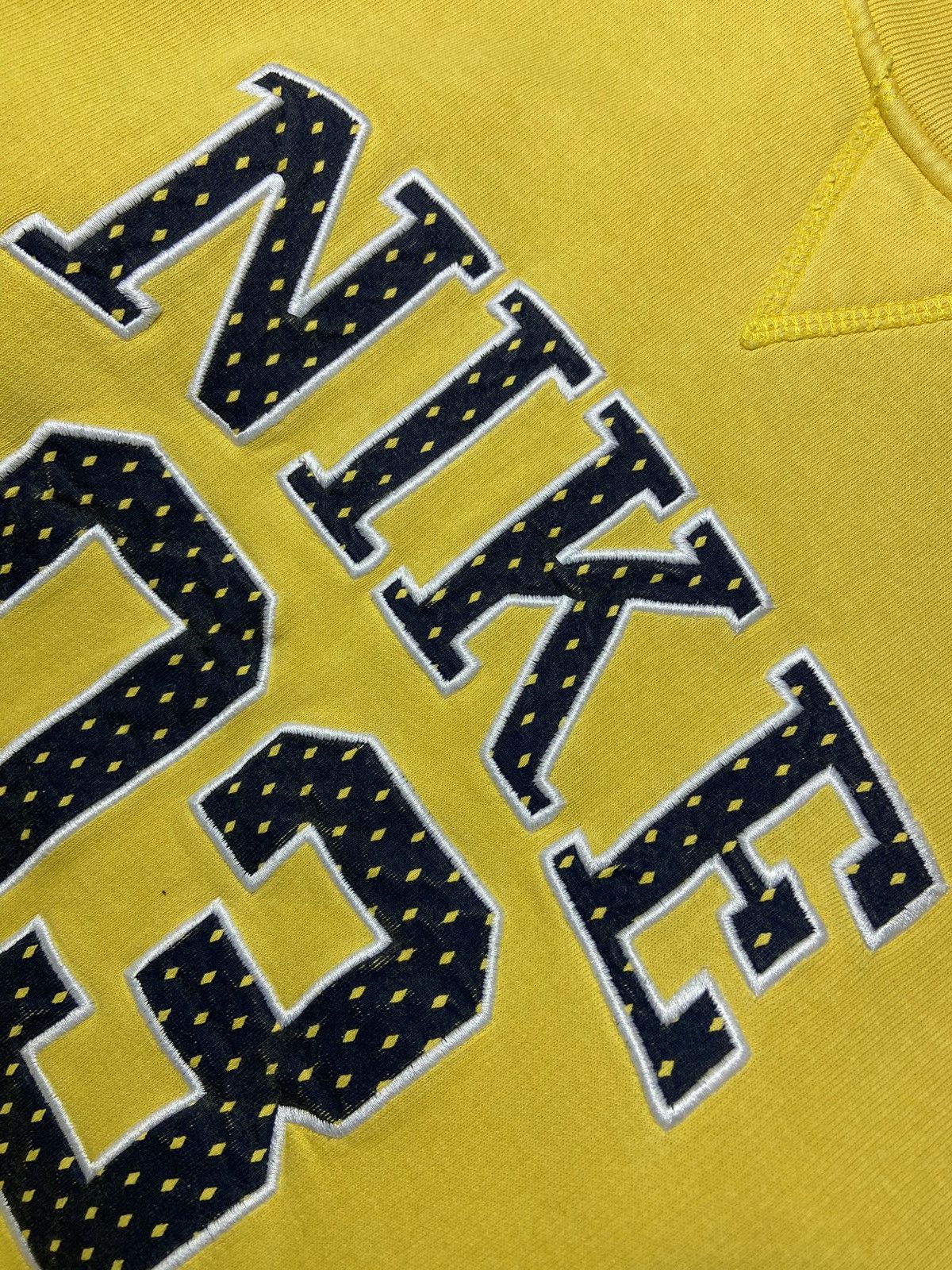 Other 💥Nike vintage y2k yellow sweatshirt‼️ Size US M / EU 48-50 / 2 - 6 Thumbnail