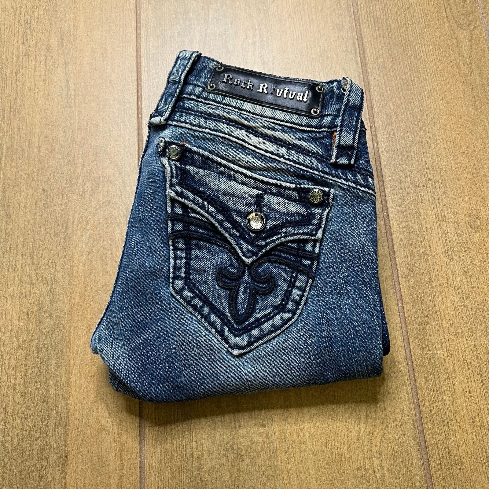 Rock Revival Y2K Rock Revival Women’s Sz 26 Low Rise Blue Denim Flared Size 26" / US 2 / IT 38 - 1 Thumbnail
