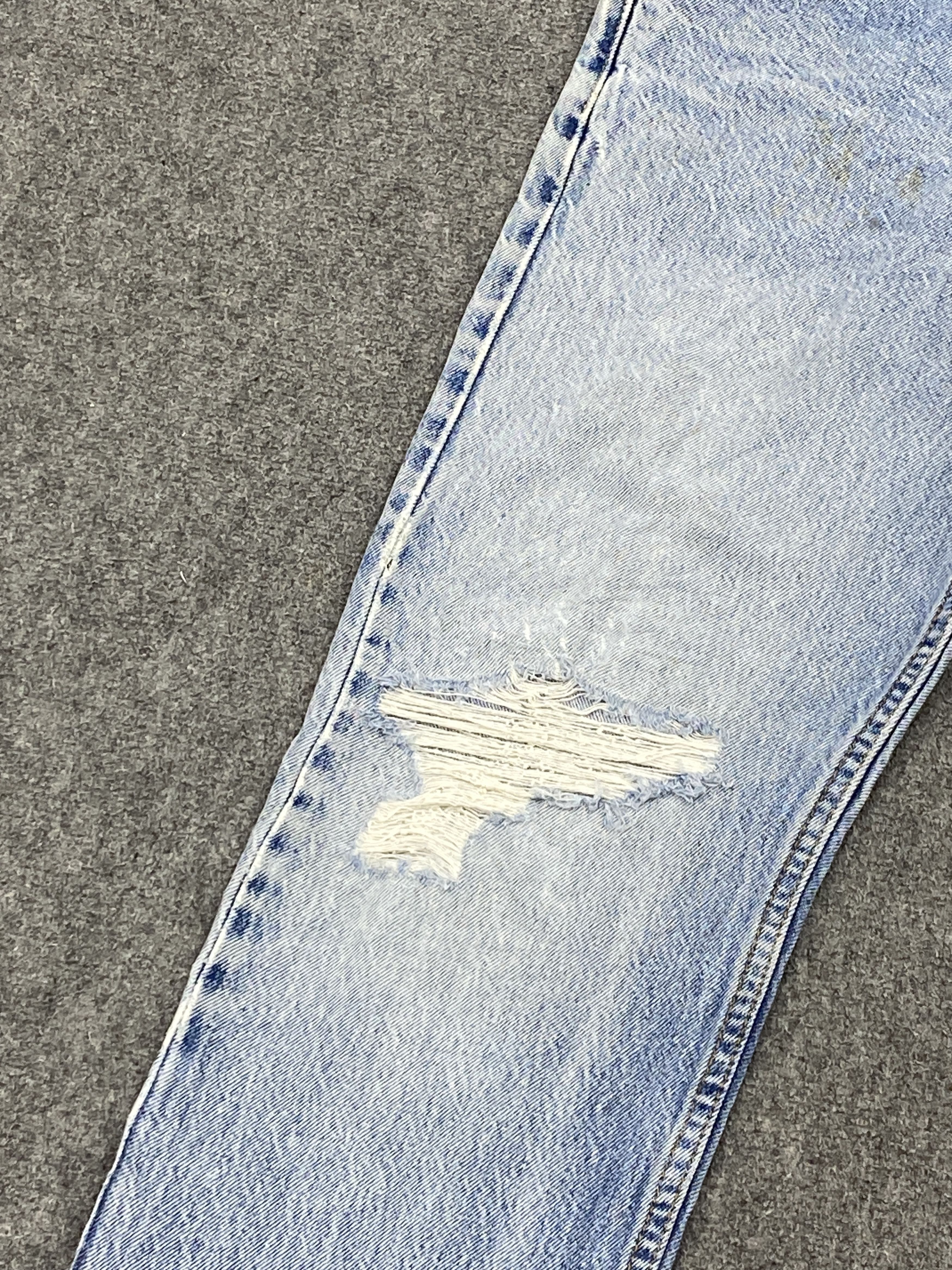 Levi's Vintage Levis 505 Faded Blue Distressed Jeans DP2688 Size US 30 / EU 46 - 11 Thumbnail