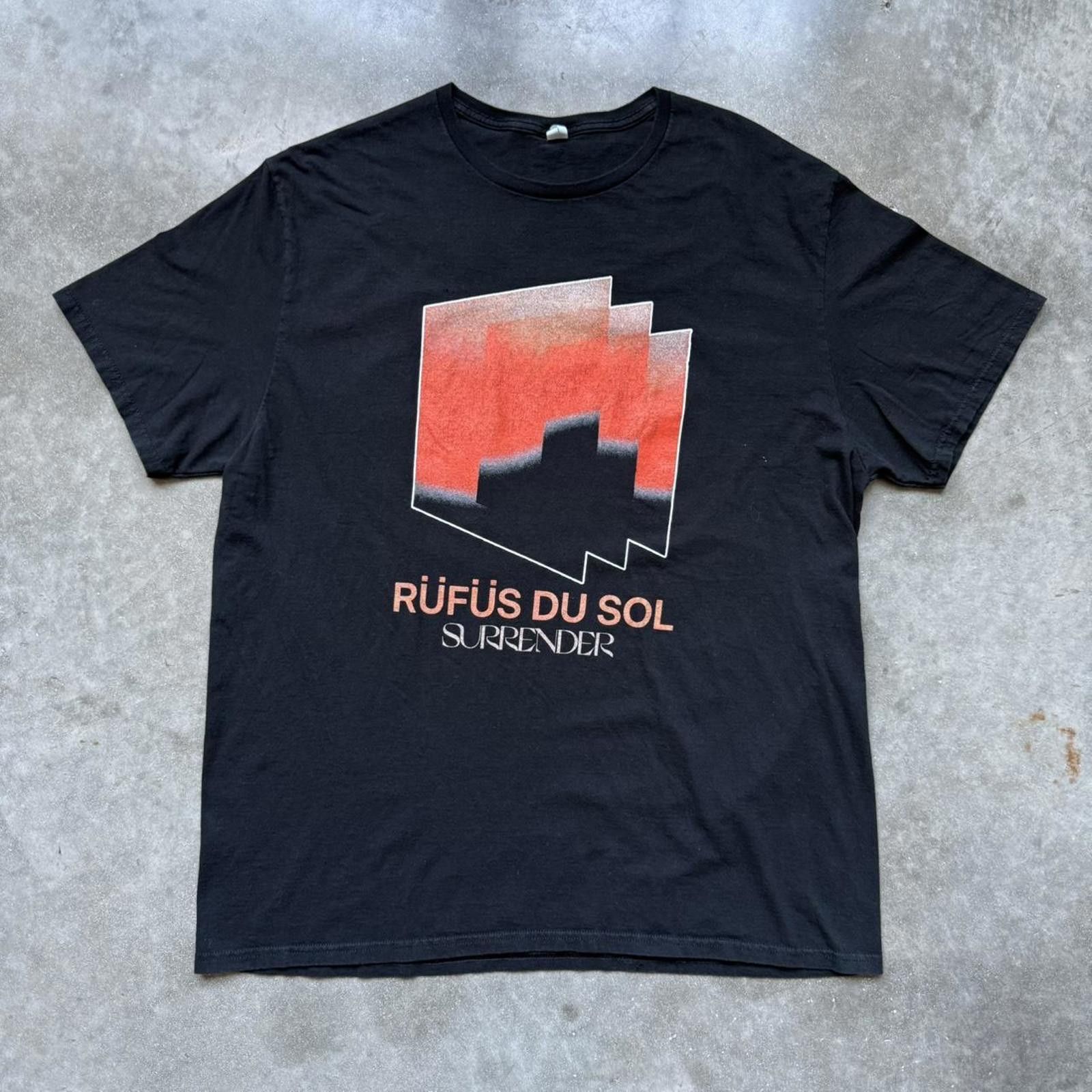 Other Rüfüs Du Sol “Surrender” Tour 2022 Merch Graphic T-shirt Size US XL / EU 56 / 4 - 1 Thumbnail