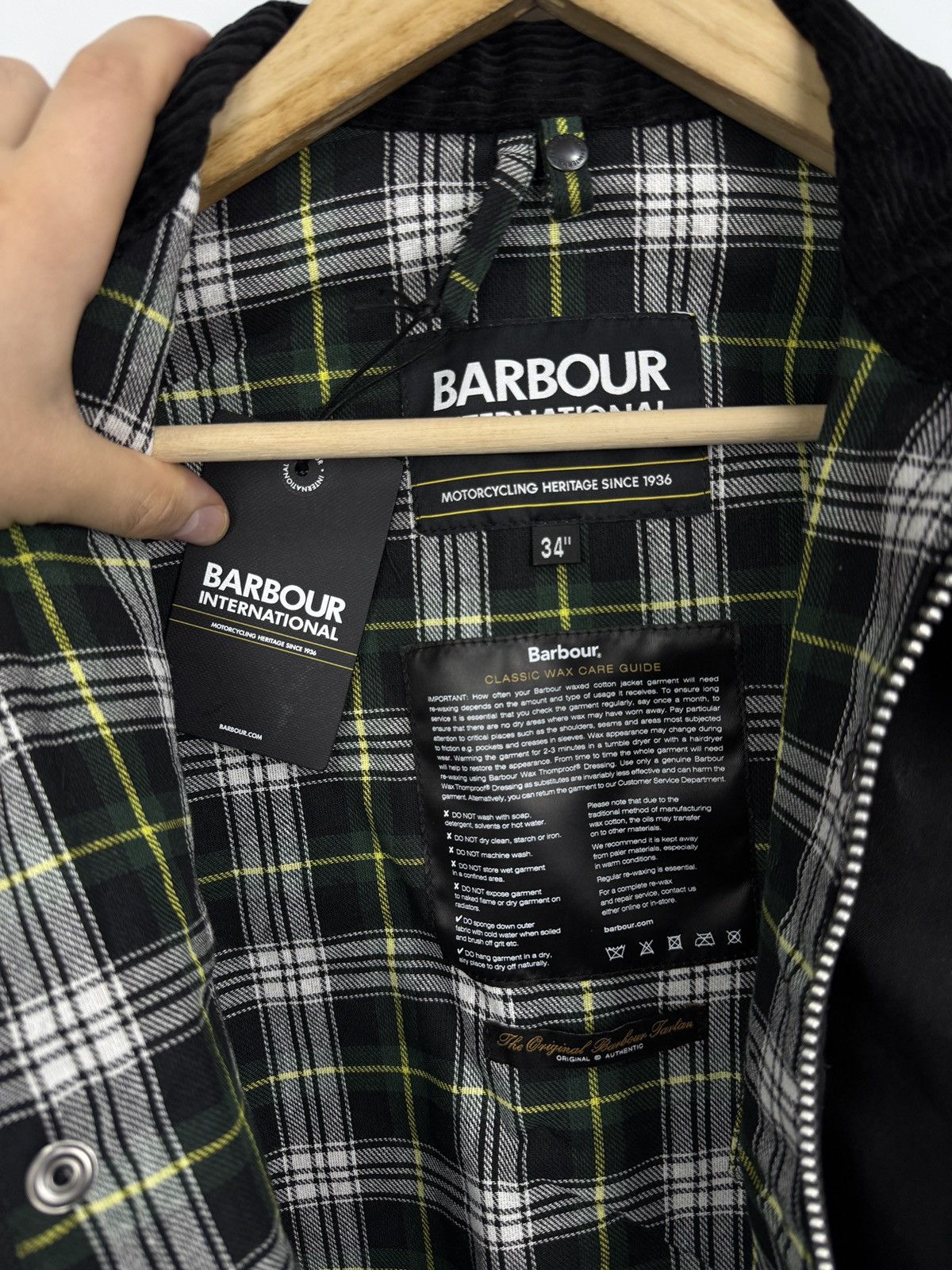 Barbour 🏴󠁧󠁢󠁥󠁮󠁧󠁿❗️NEW Barbour International A7 Wax Jacket Reflective Retro Size US M / EU 48-50 / 2 - 15 Thumbnail