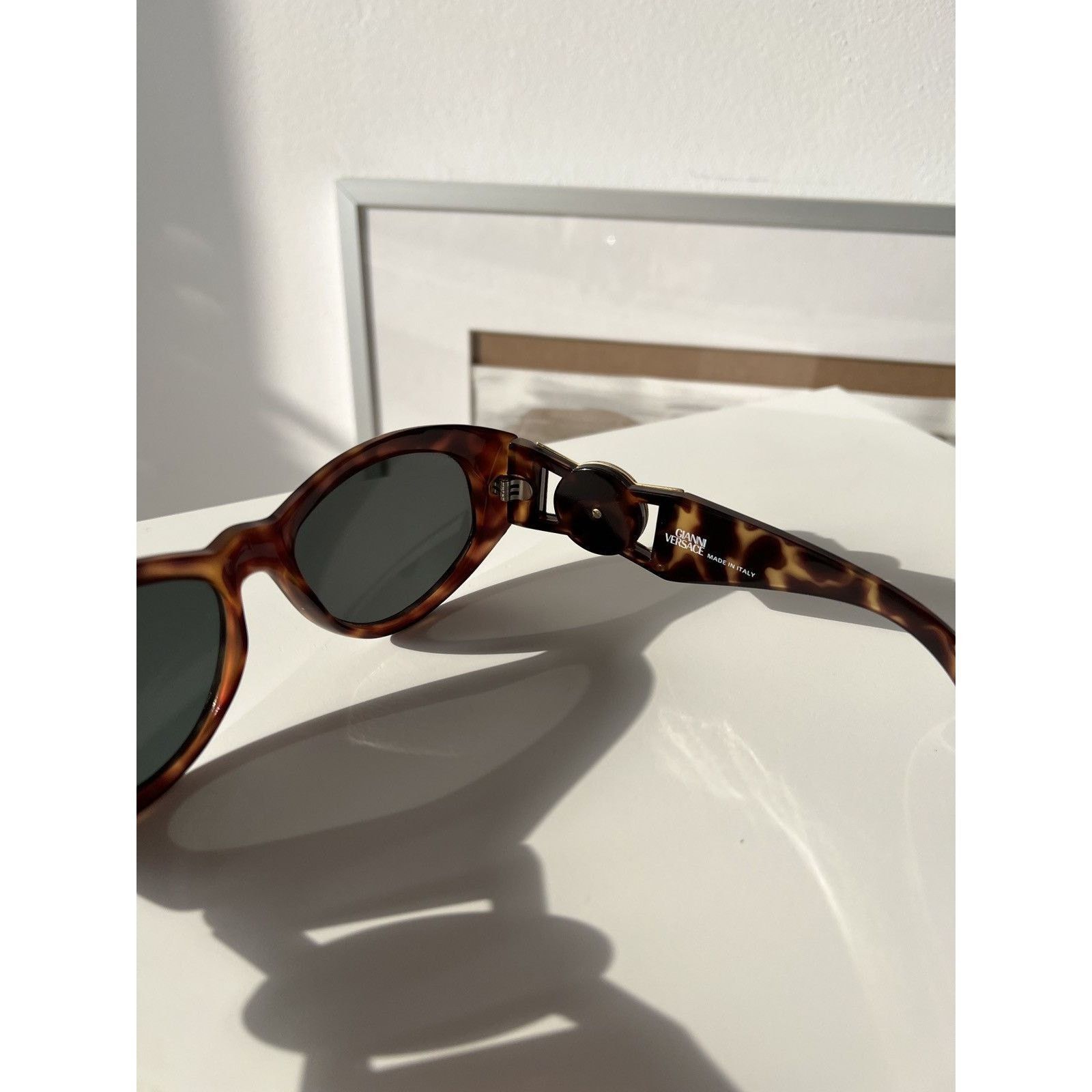Versace Vintage gianni versace medusa logo mod 424 gold sunglasses Size ONE SIZE - 7 Thumbnail