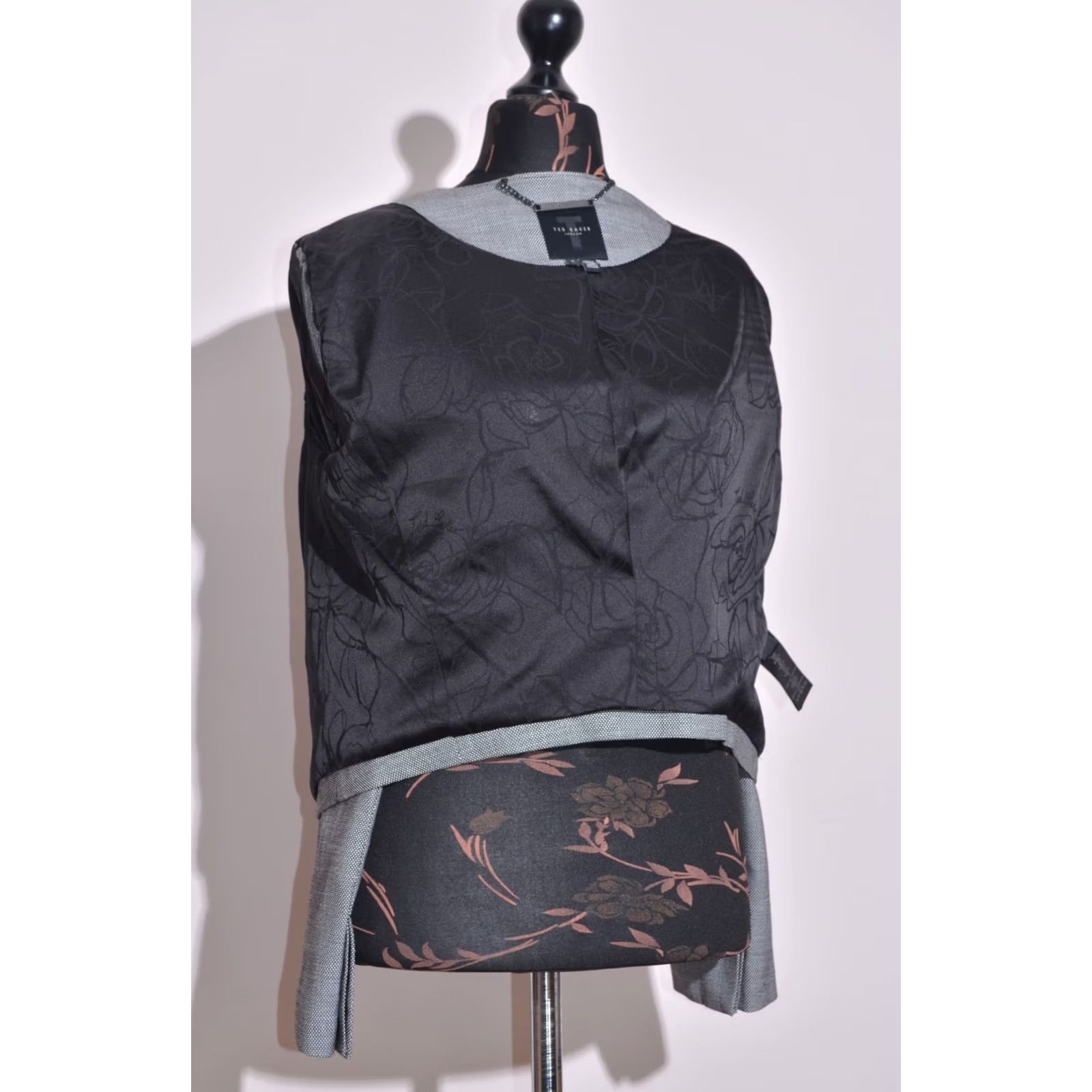 Ted Baker Ted Baker Blazer Women Grey Open Front Cropped Jacket Office Workwear Size 5 Size S / US 4 / IT 40 - 5 Thumbnail