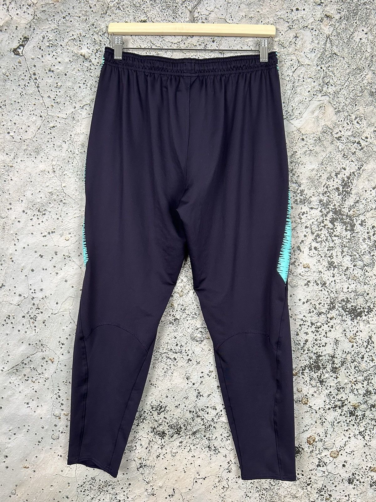 Nike Vintage FC Barcelona Nike Soccer Sweatpants Football Hype Size US 34 / EU 50 - 4 Thumbnail