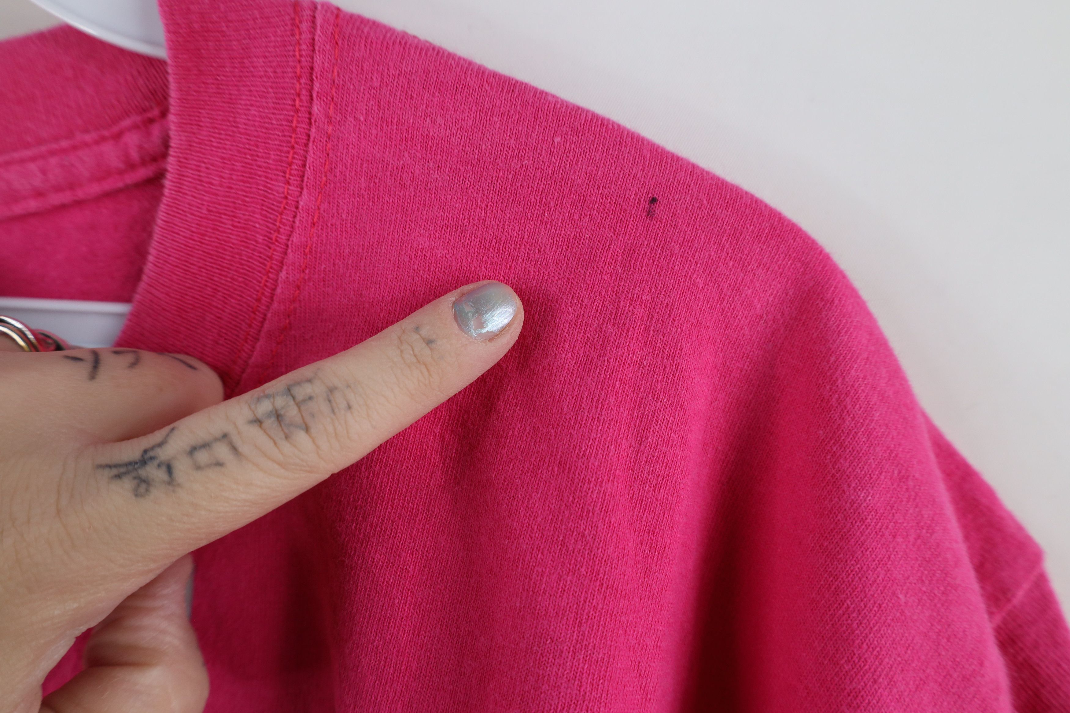 Vintage Vintage 90s Hockey Players Wear Pink Shot Sleeve T-Shirt Size US L / EU 52-54 / 3 - 5 Thumbnail