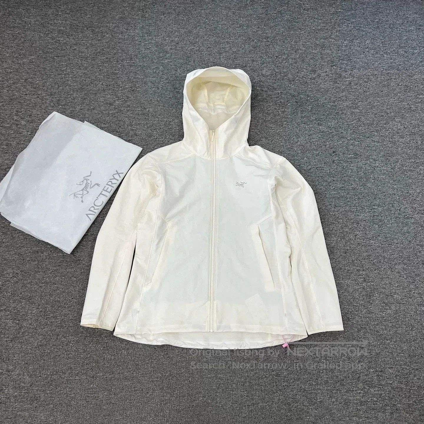 Arc'teryx Arc'teryx Beige Jacket Size L. Size US L / EU 52-54 / 3 - 1 Thumbnail