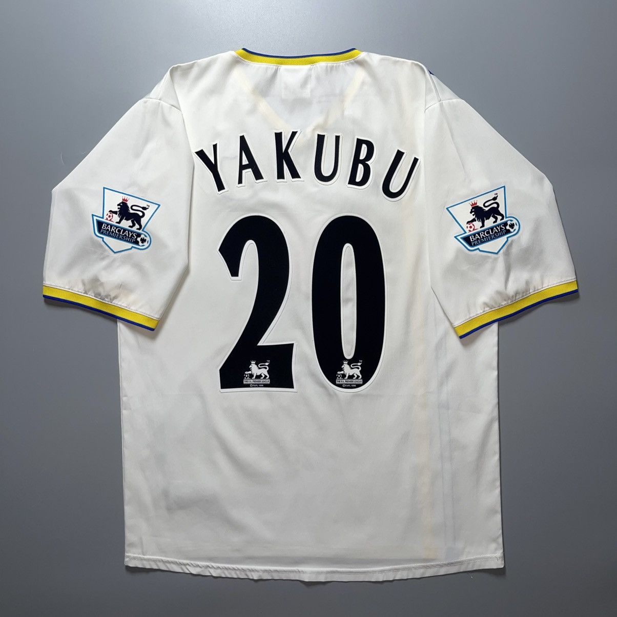 Pompeii × Vintage PORTSMOUTH POMPEY 2004/2005 FOOTBALL THIRD JERSEY #20 YAKUBU Size US S / EU 44-46 / 1 - 1 Thumbnail