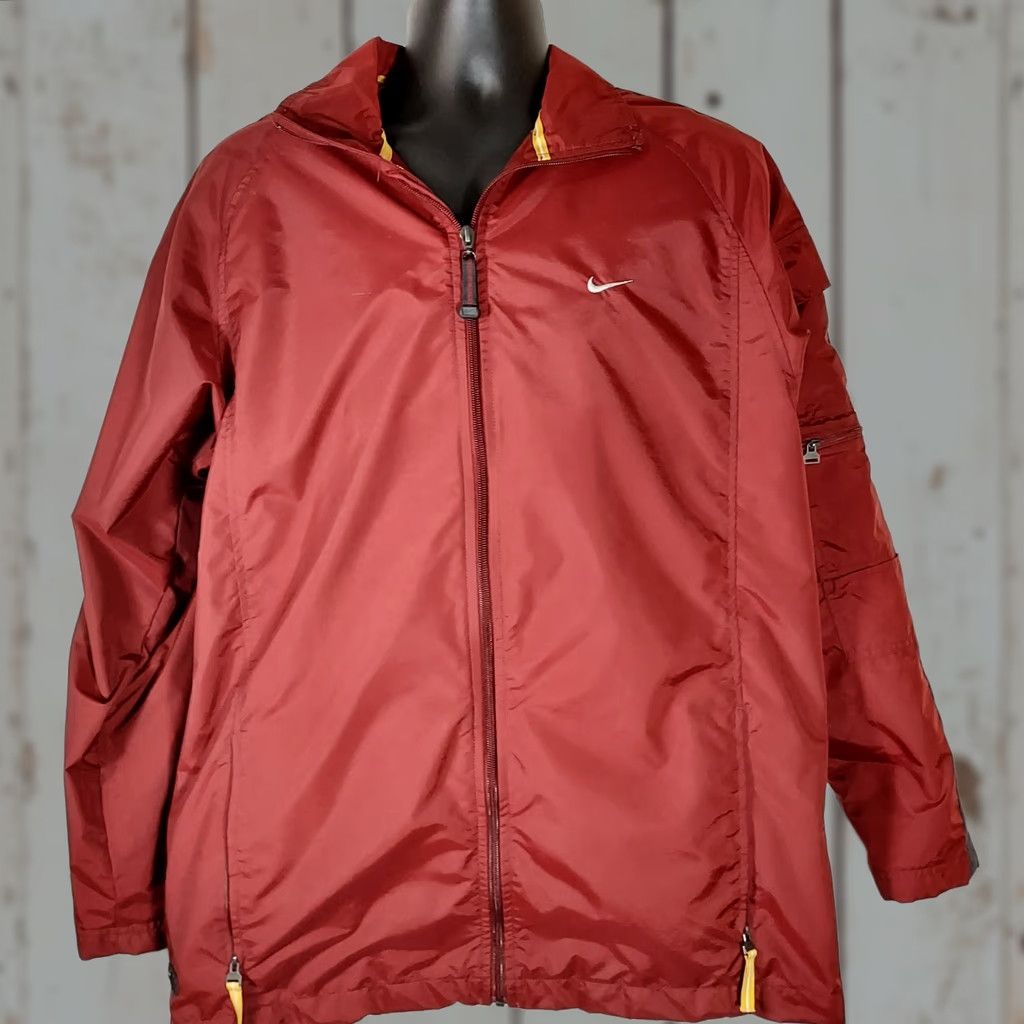 Nike VINTAGE Nike Jacket Men’s Large Red Windbreaker Full Zip Size US L / EU 52-54 / 3 - 1 Thumbnail