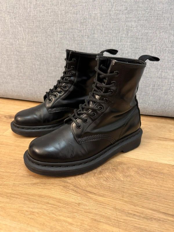 Dr. Martens Dr. Martens 1460 Smooth Mono Black Boots Leather 38 Size US 8 / IT 38 - 7 Thumbnail