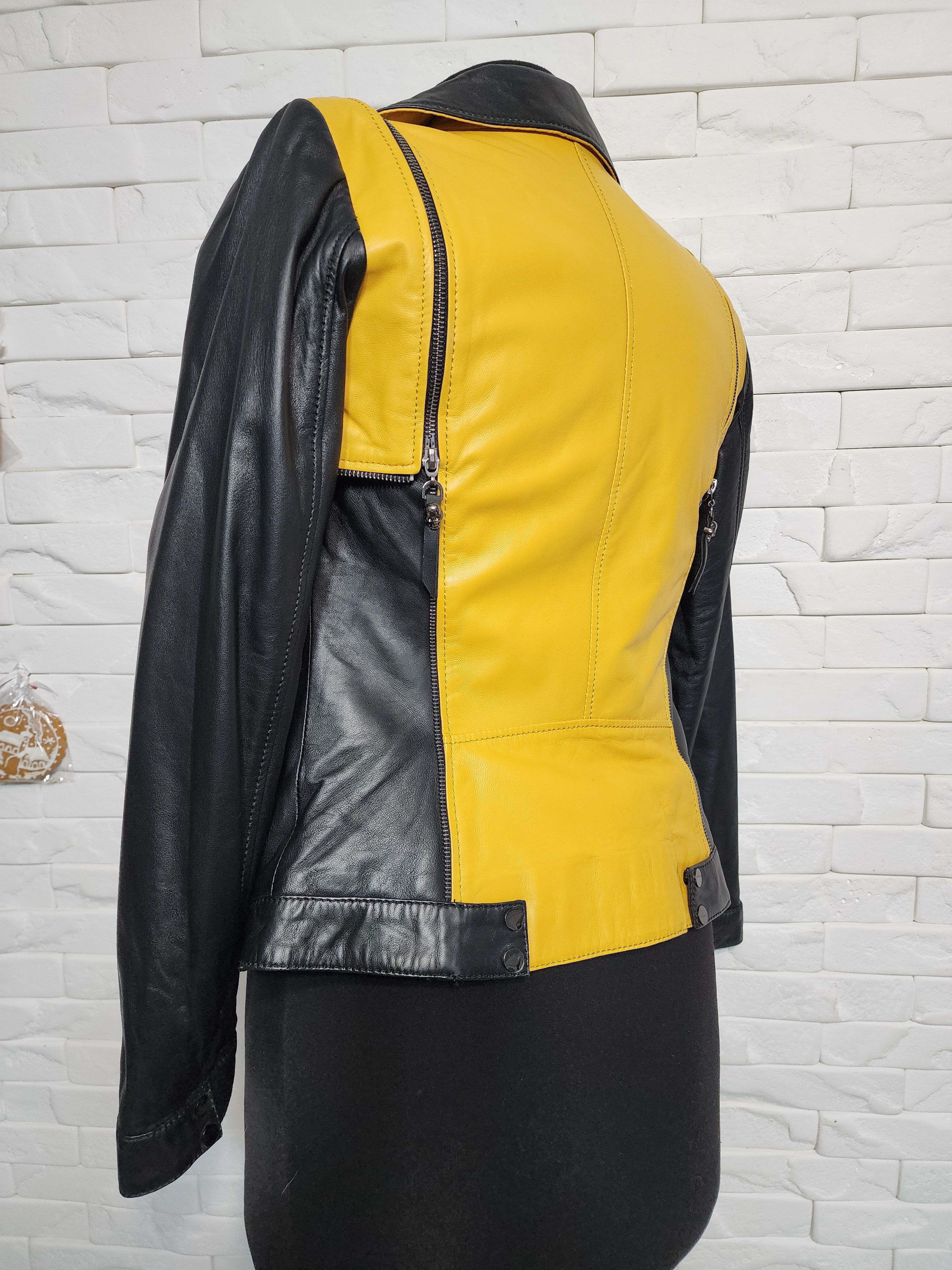 Uniqlo Yellow and Black Leather Jacket: Women's Sport Coat Size S / US 4 / IT 40 - 7 Thumbnail
