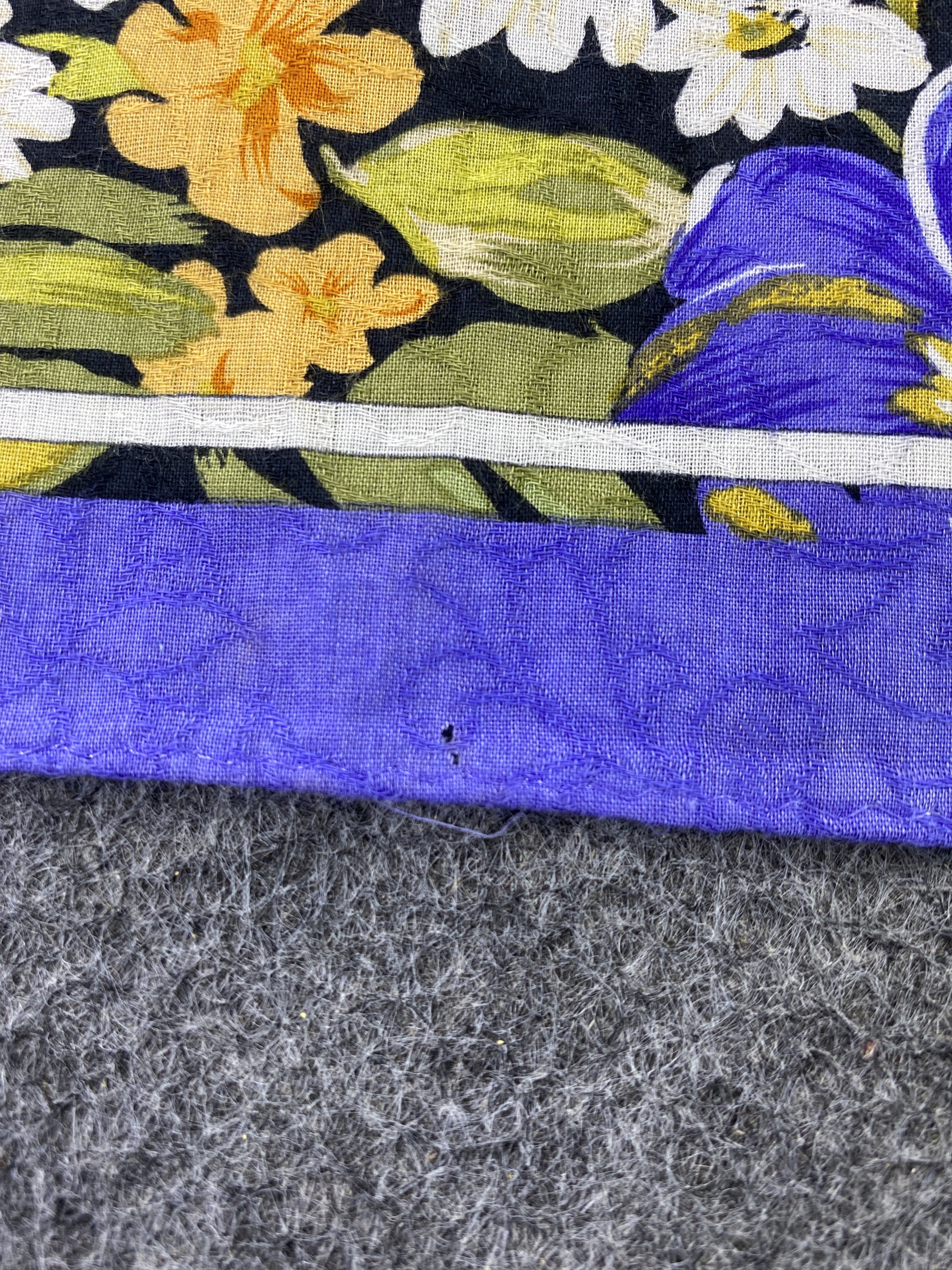 Yves Saint Laurent Yves Saint Laurent Handkerchief / Bandana / Neckerchief-B292 Size ONE SIZE - 6 Thumbnail