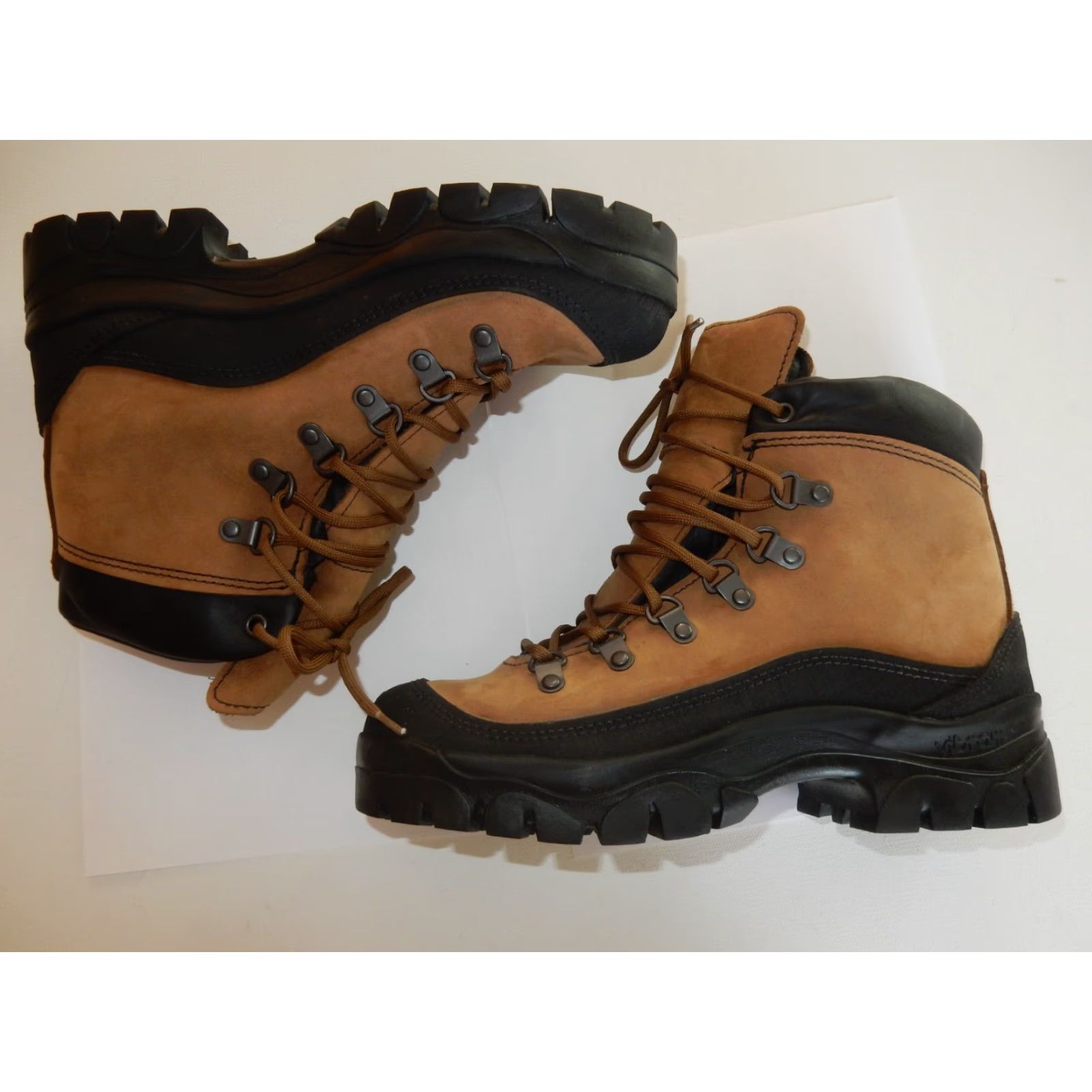 Vintage VINTAGE Bates Men's Hiking Boots Size 7.5 Brown Suede Leather Size US 7.5 / EU 40-41 - 5 Thumbnail