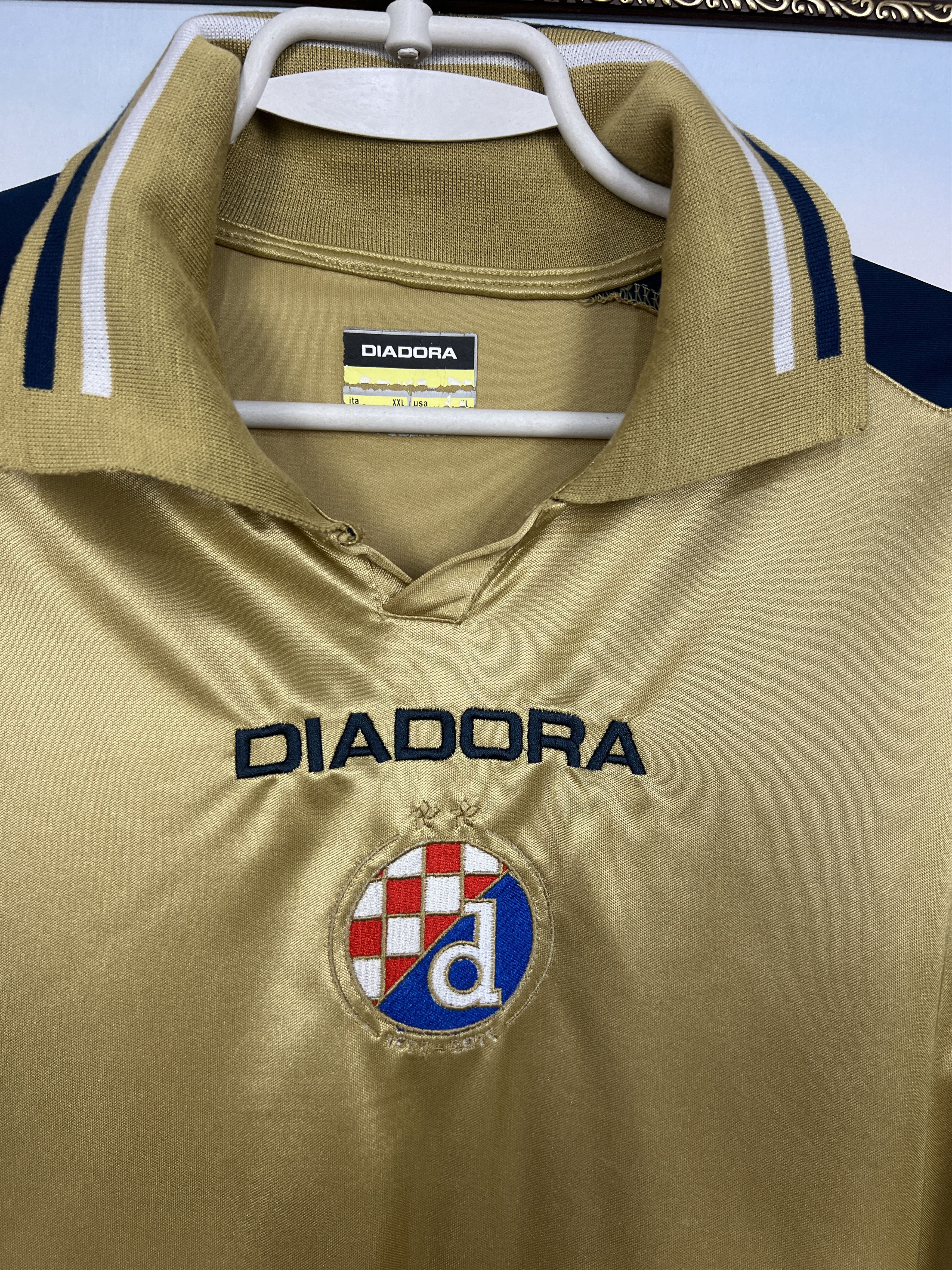 Diadora Dinamo Zagreb 2010 Away Football Shirt Soccer Diadora Mens Size US XL / EU 56 / 4 - 3 Thumbnail