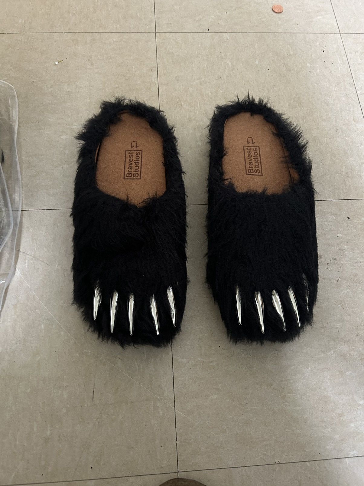 Bravest Studios Bravest studios black fur bear clog Size US 11 / EU 44 - 1 Thumbnail