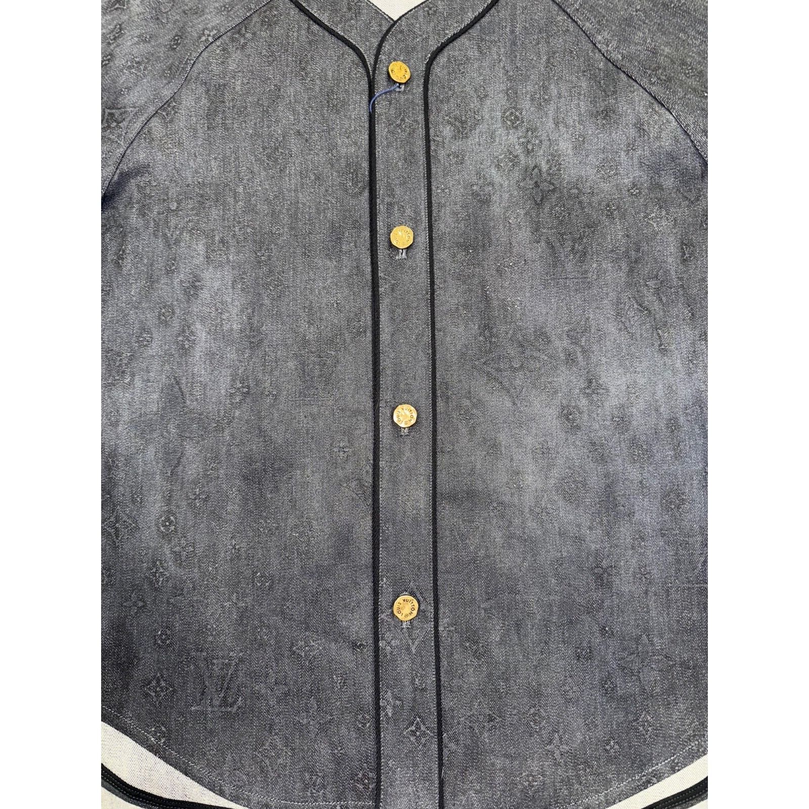 Louis Vuitton Louis Vuitton Black Embossed Monogram Logo Baseball Shirt Size US L / EU 52-54 / 3 - 15 Thumbnail