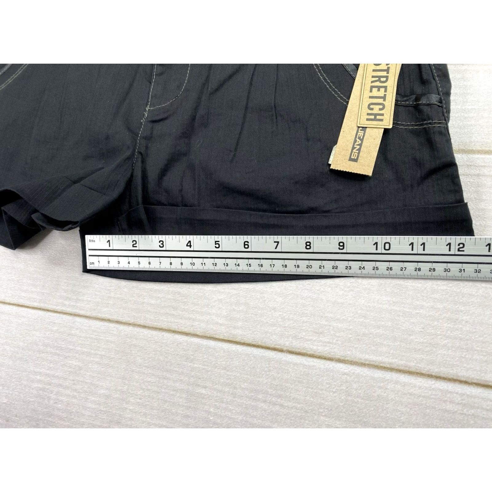 DKNY DKNY Jeans Shorts Womens Juniors 11 Black Satin Trim Pleated Stretch NWT 90s Vintage Style Chino Pants Shorts Size 32" / US 10 / IT 46 - 4 Thumbnail