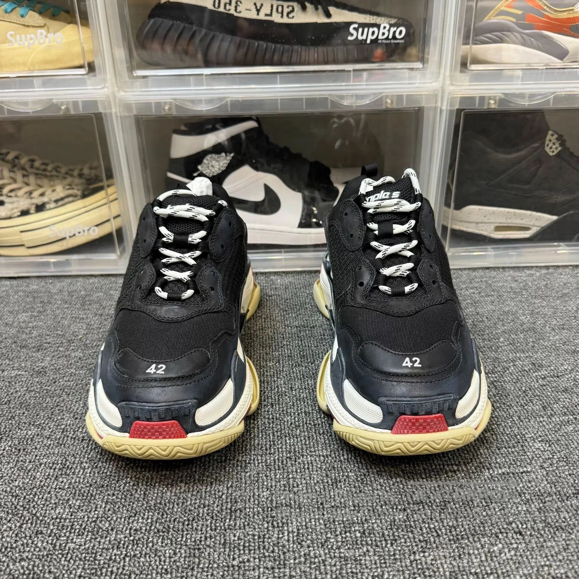 Balenciaga Balenciaga Triple S Black Red Sneakers. Size US 9 / EU 42 - 2 Thumbnail