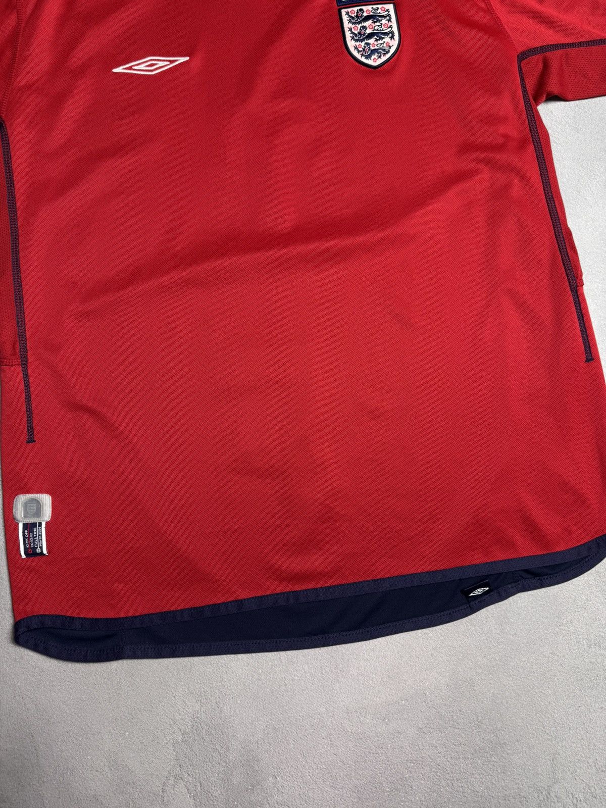 Umbro England 2002 2004 Away Shirt Soccer Jersey Reversible Umbro Size US XL / EU 56 / 4 - 6 Thumbnail
