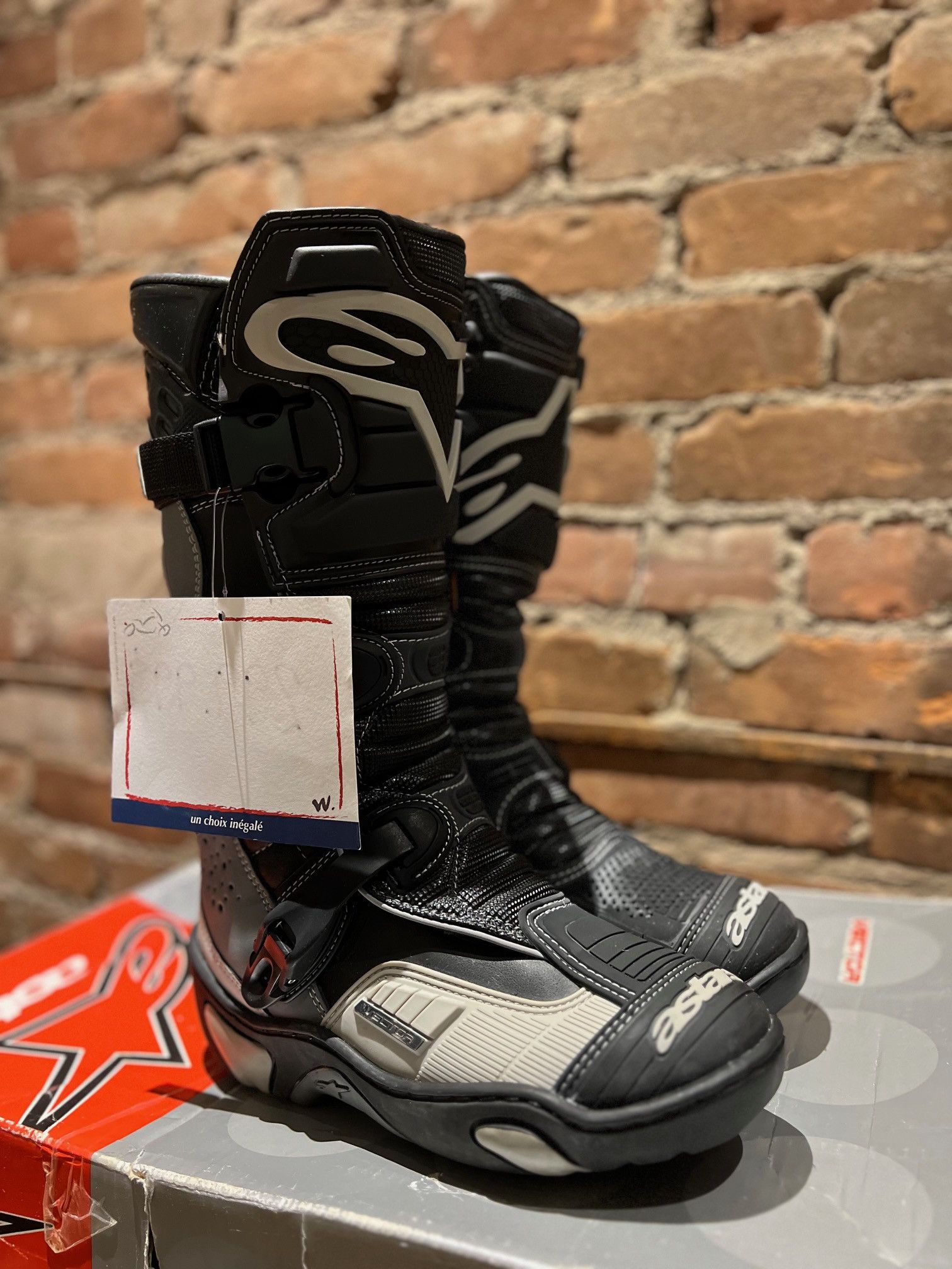 Alpinestars Alpinestars Vector Motorcycle Boots – Black/Grey Size US 8 / EU 41 - 7 Thumbnail