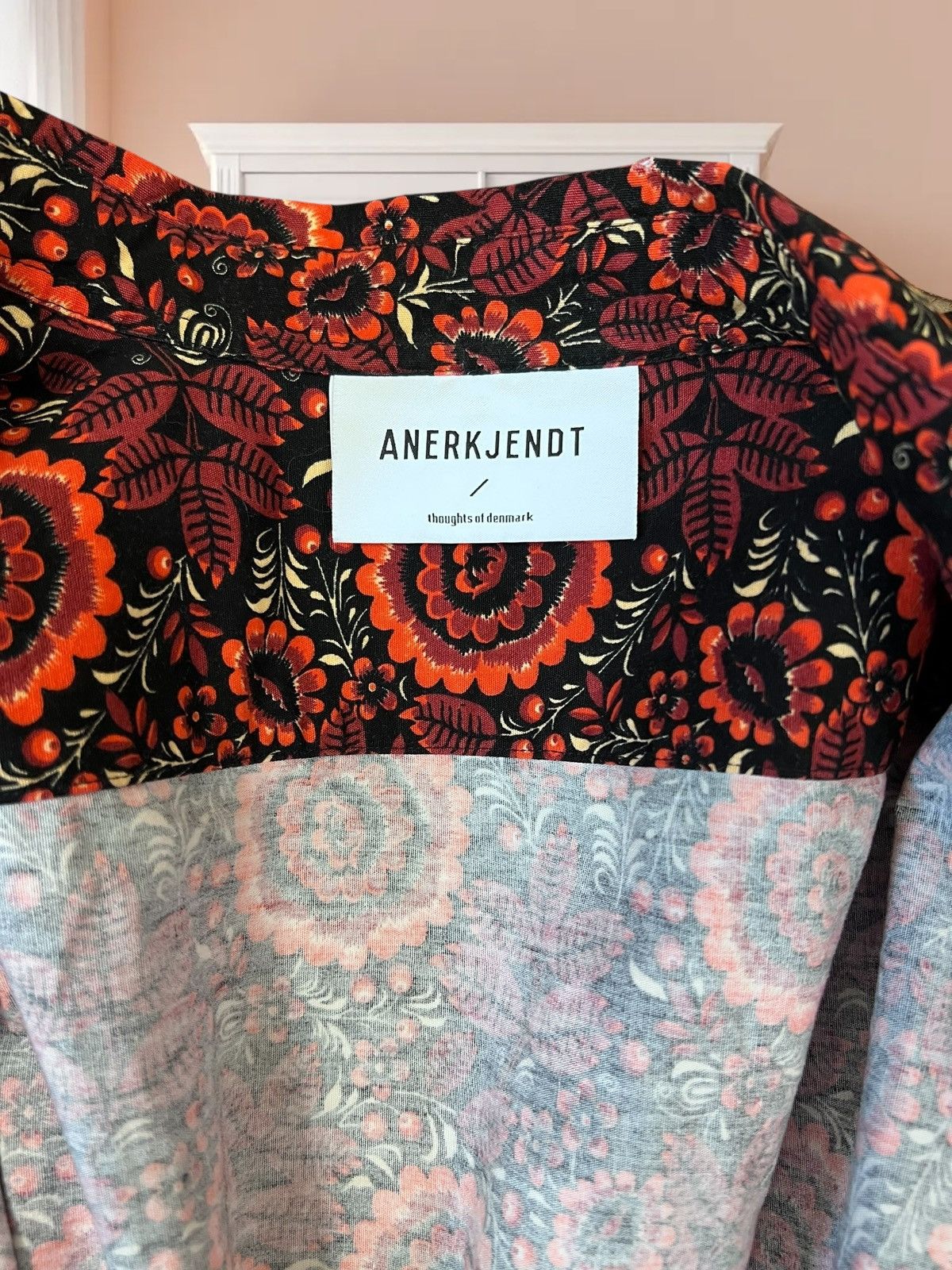 Anerkjendt Anerkjendt short sleeve shirt size M floral pattern Size US M / EU 48-50 / 2 - 5 Thumbnail