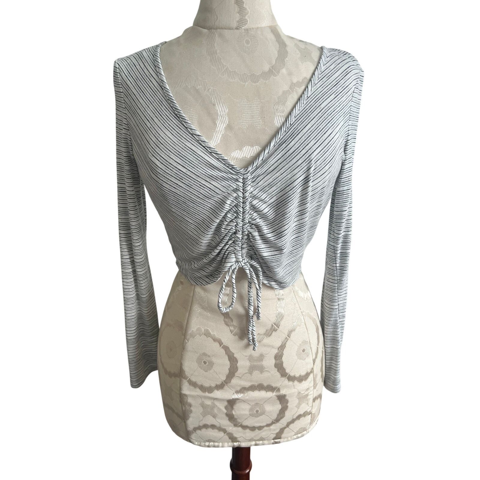 North End North End Long Sleeve Striped V-Neck Crop Top Medium Size M / US 6-8 / IT 42-44 - 1 Thumbnail