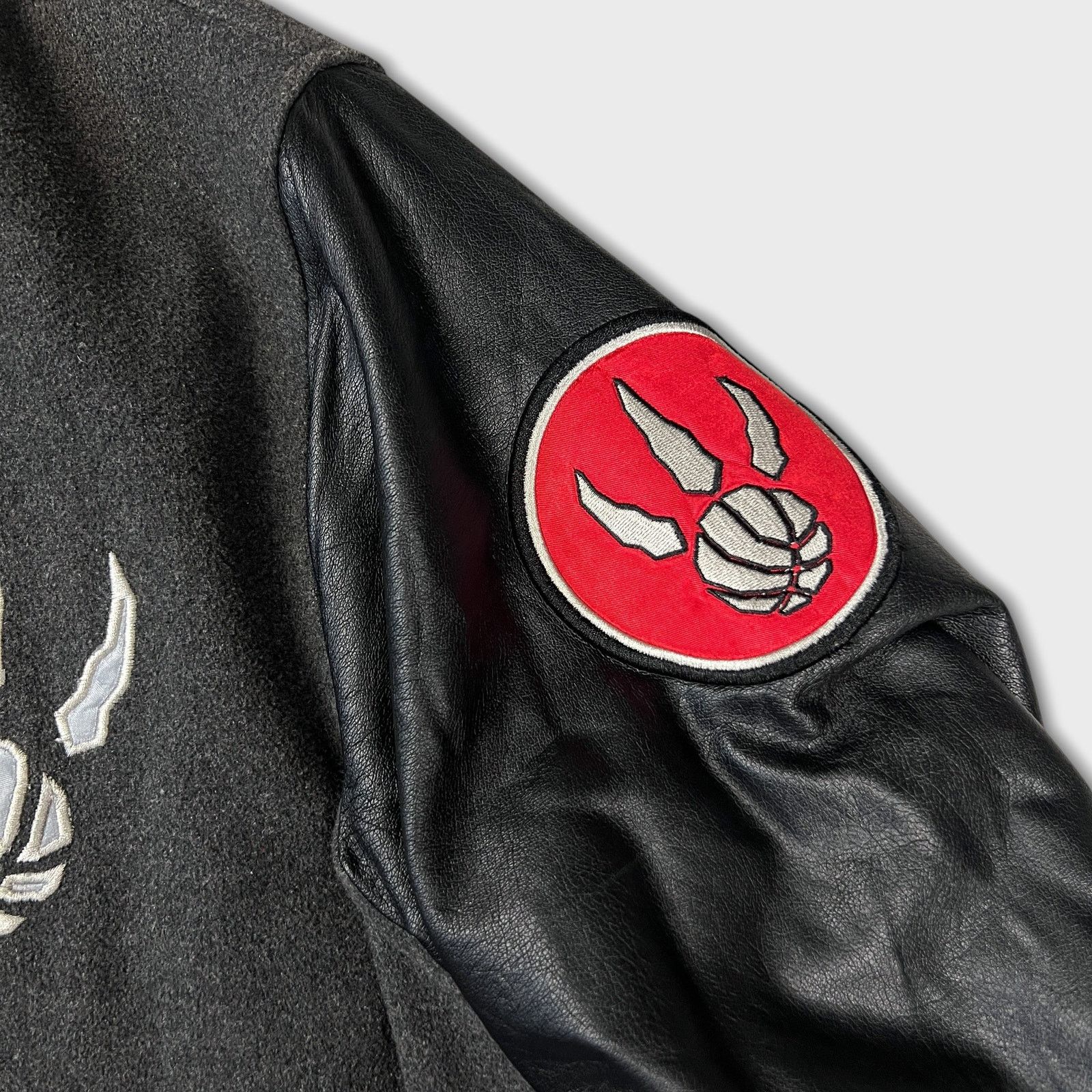 NBA × Vintage Vintage Y2K Toronto Raptors Jacket NBA Basketball Varsity Size US S / EU 44-46 / 1 - 5 Thumbnail