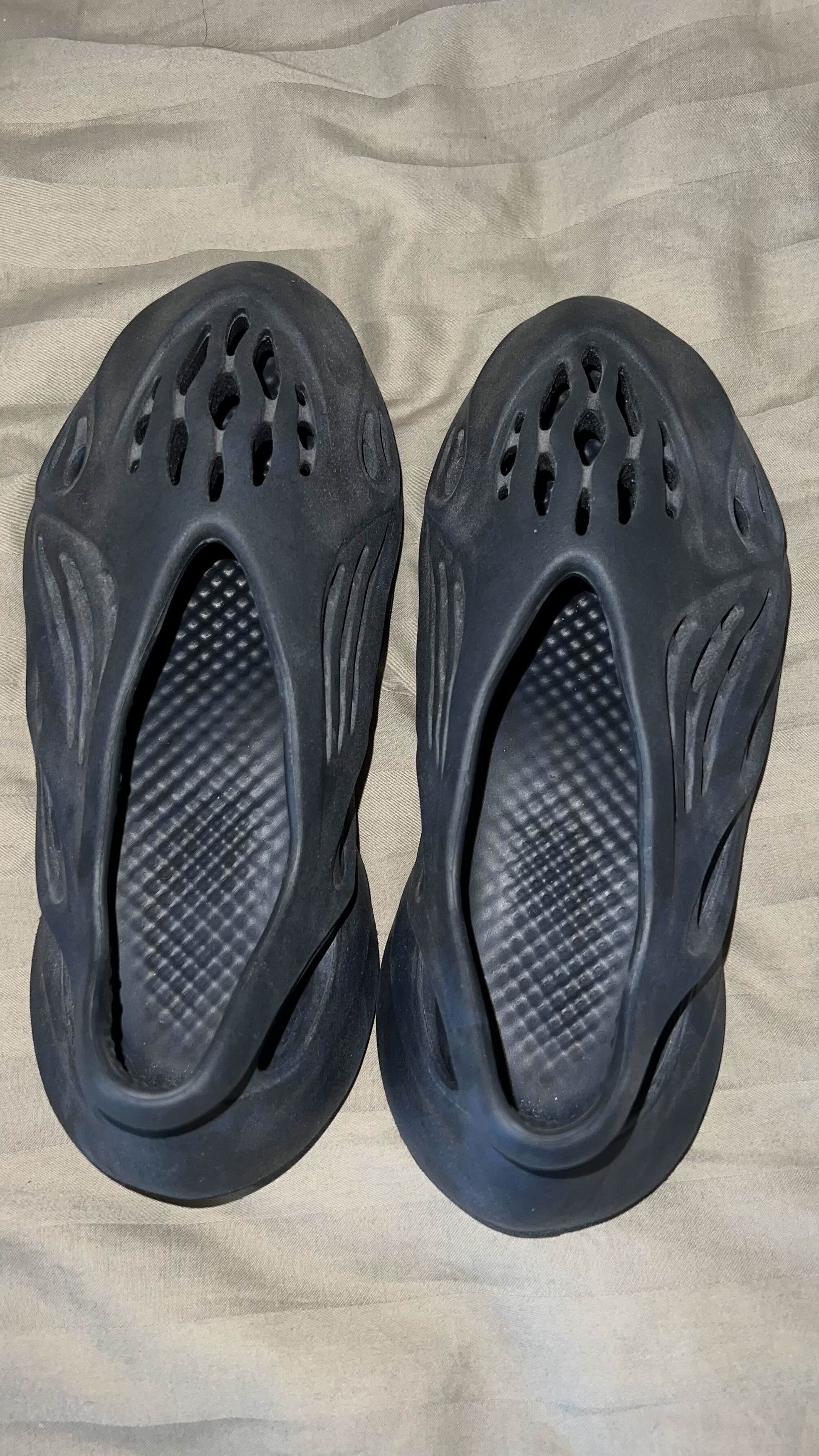 Adidas × Kanye West Adidas 2021 Yeezy Foam RNNR Mineral Blue US8 With Box Size US 8 / EU 41 - 2 Thumbnail