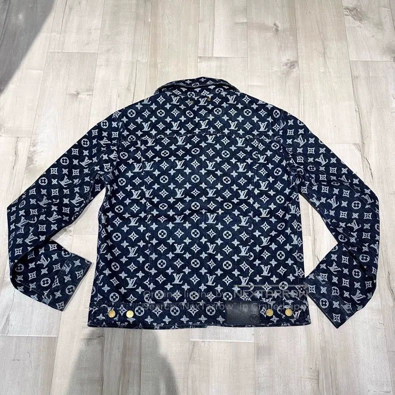Louis Vuitton Louis Vuitton The original dark blue denim jacket full of Size US M / EU 48-50 / 2 - 2 Thumbnail