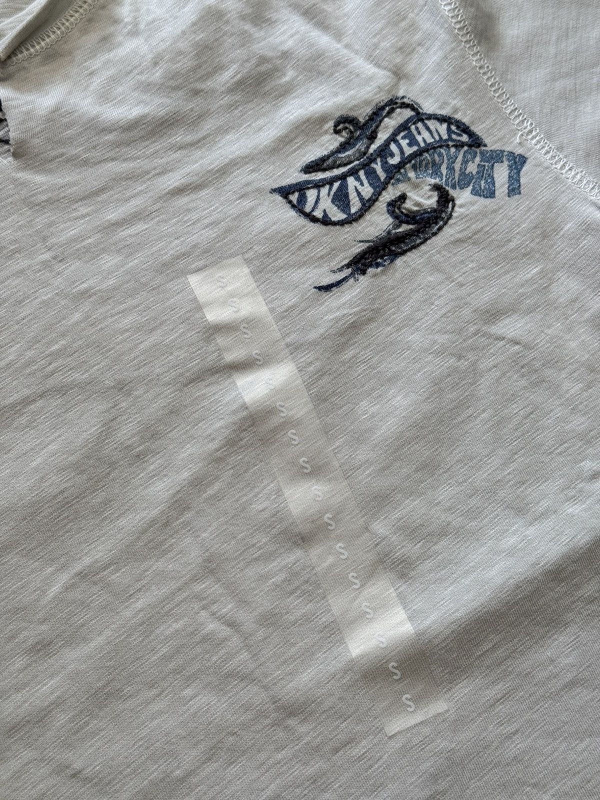DKNY Vintage 00’s DKNY Jeans y2k Japanese T-Shirt Size US S / EU 44-46 / 1 - 3 Thumbnail