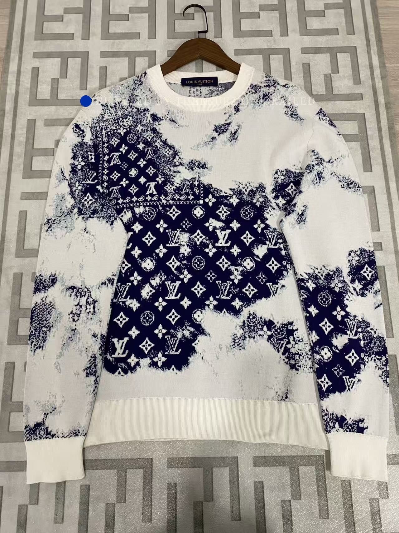 Louis Vuitton Multicolor Bandana Print Sweater, Size M Size US M / EU 48-50 / 2 - 1 Thumbnail