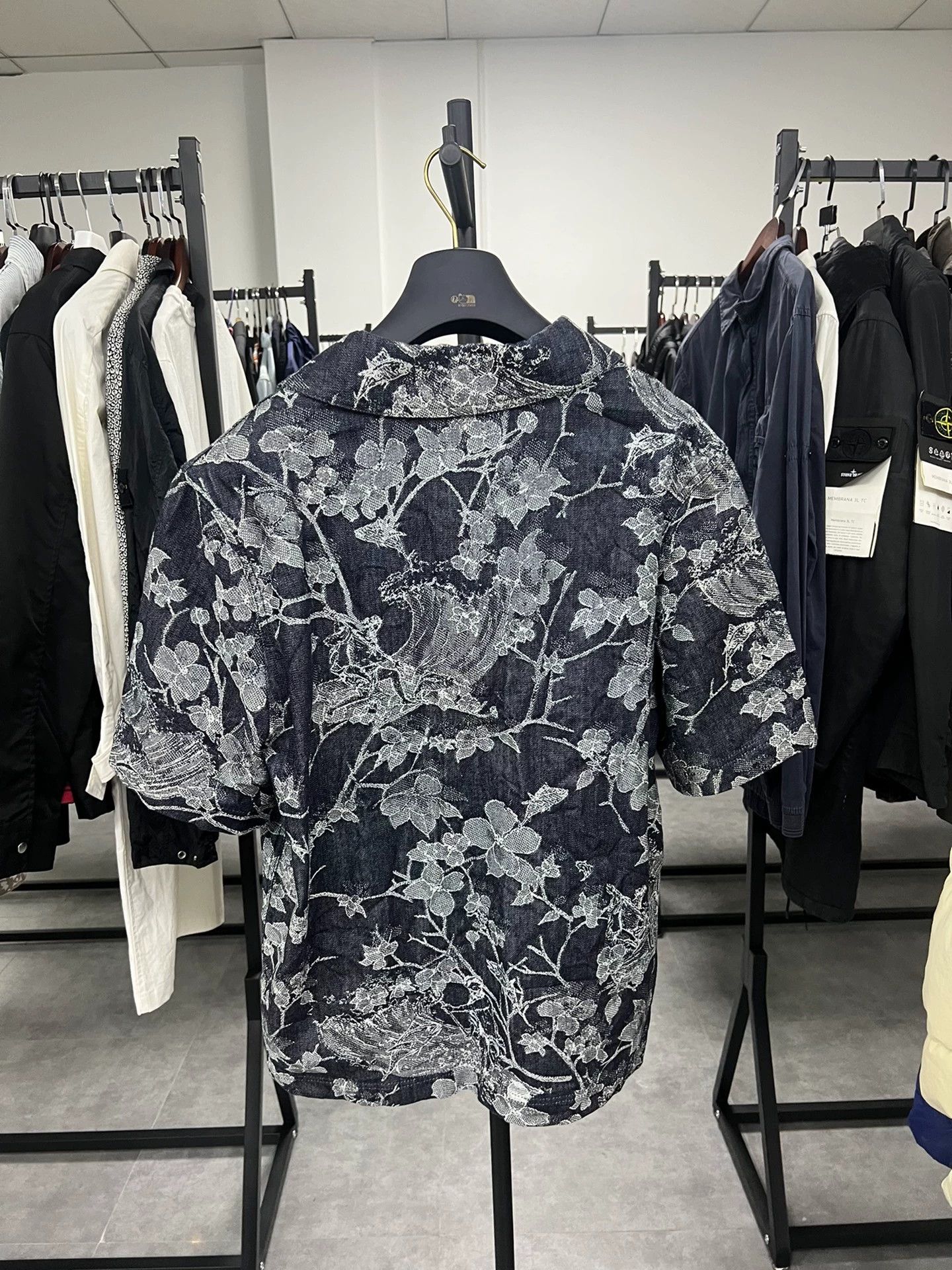 Louis Vuitton Louis Vuitton New Embroidered Denim Short-Sleeve T-Shirt Size US S / EU 44-46 / 1 - 2 Thumbnail