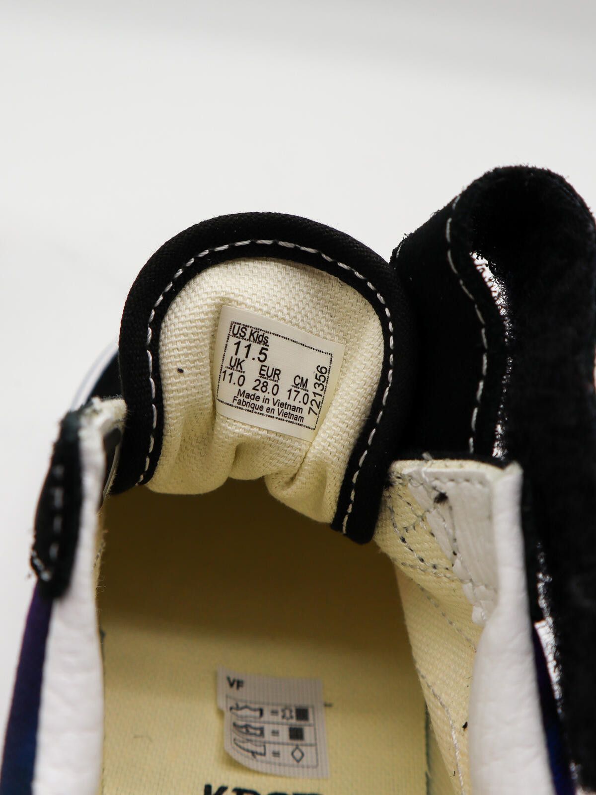 Vans Vans Authentic - VN000V21PRP1 K‑Pop Demon Hunters - UK 11 Size US 11.5 / EU 44-45 - 5 Thumbnail
