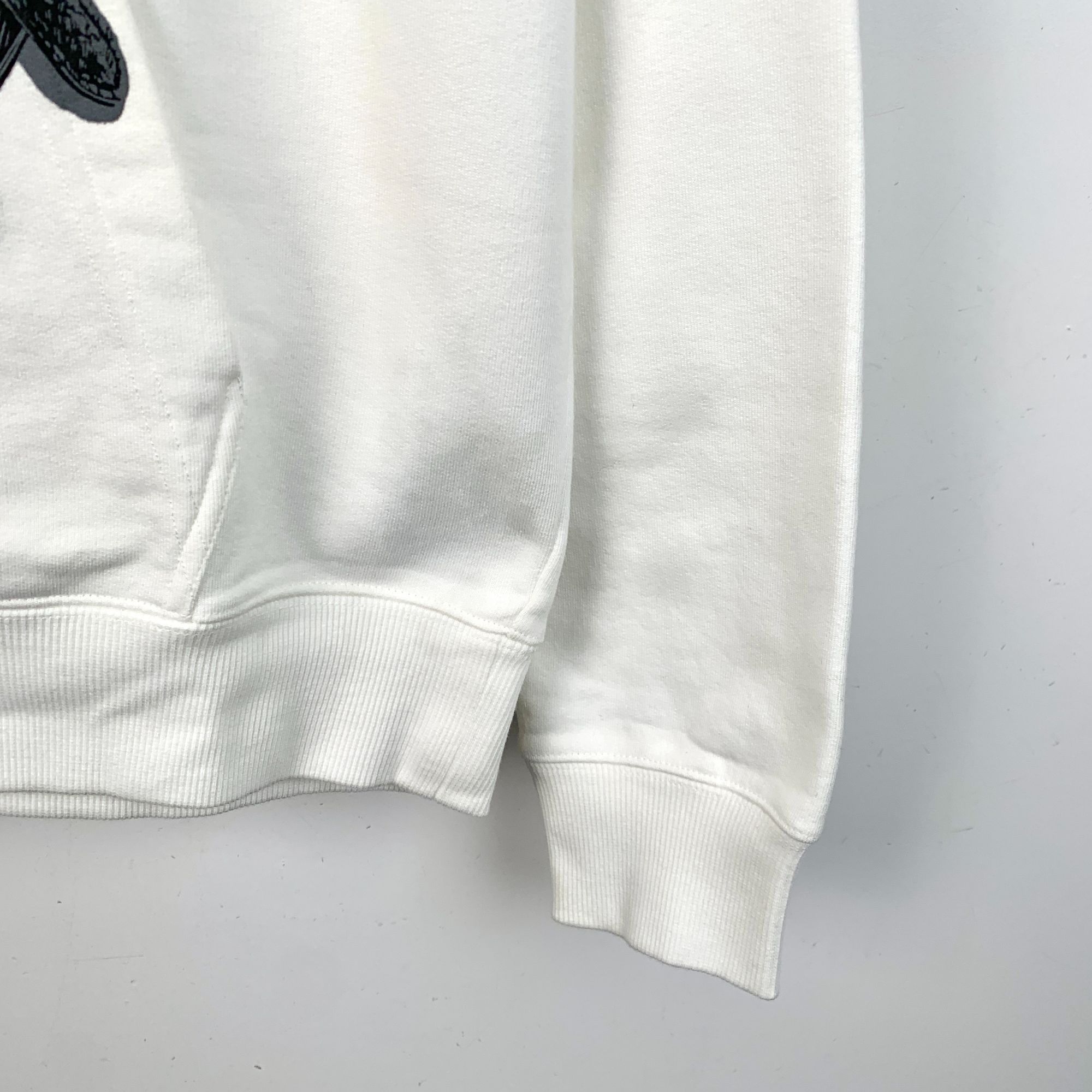 Dior Dior White Hoodie With Black Graphic Bag Design Size US XS / EU 42 / 0 - 5 Thumbnail